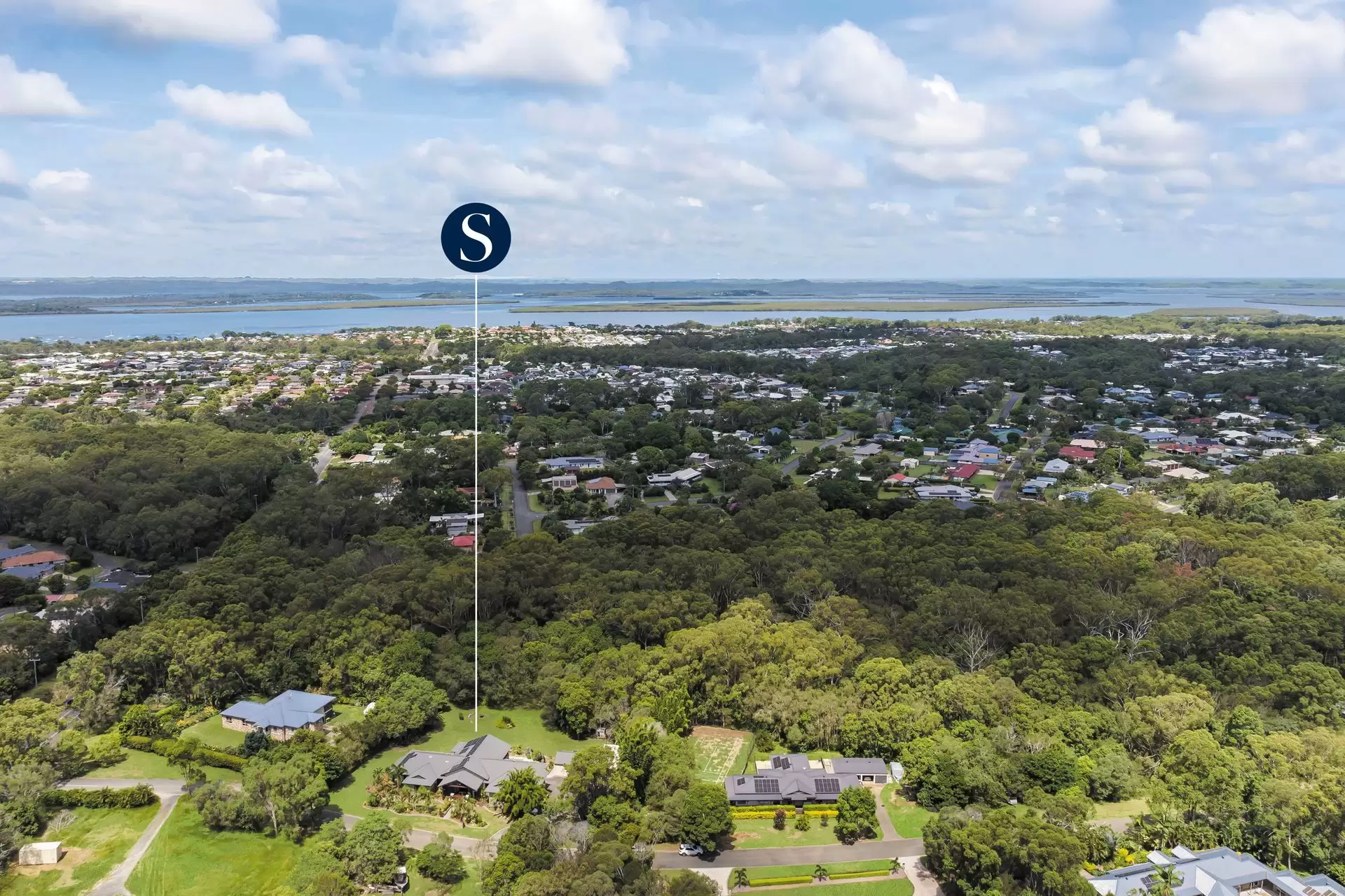 8 Viola Drive, Redland Bay Sold by Queensland Sotheby's International Realty - image 1