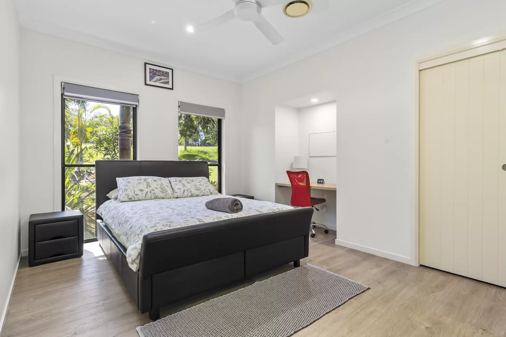8 Viola Drive, Redland Bay Sold by Queensland Sotheby's International Realty - image 1