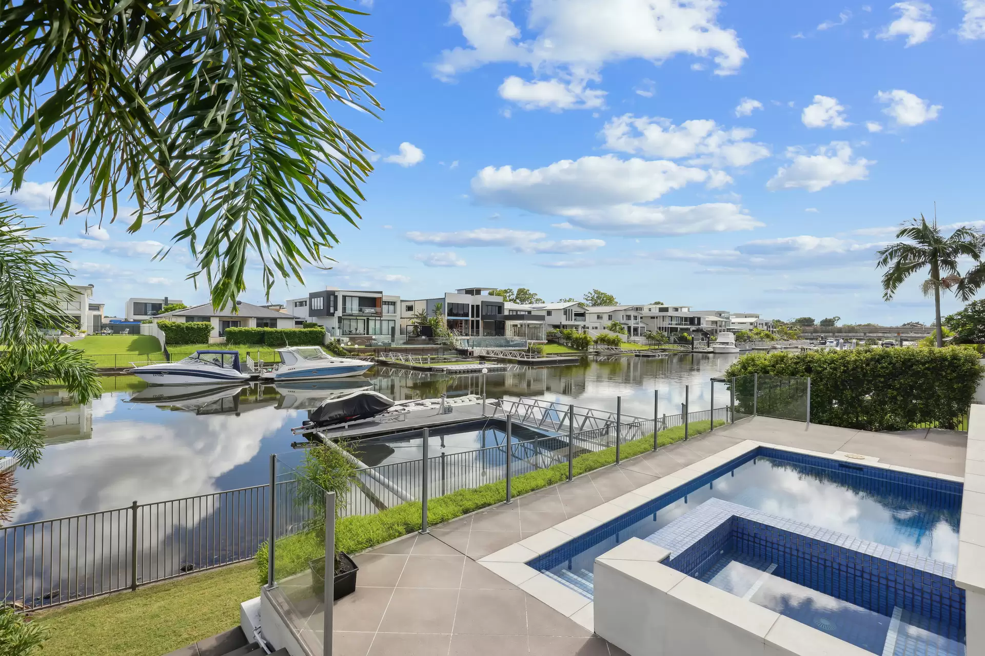 26 Harbourvue Court, Helensvale Sold by Queensland Sotheby's International Realty - image 1