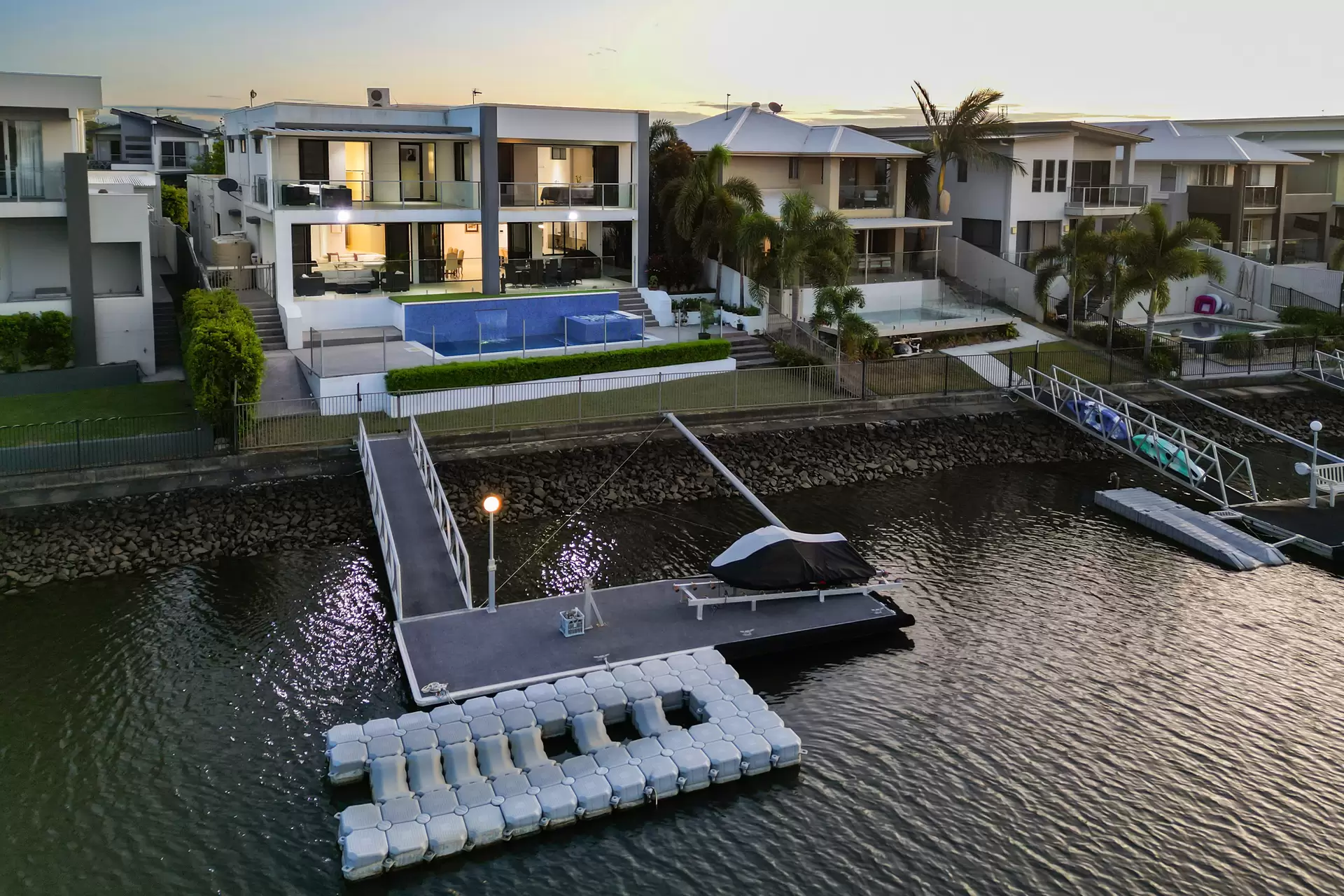26 Harbourvue Court, Helensvale Sold by Queensland Sotheby's International Realty - image 1