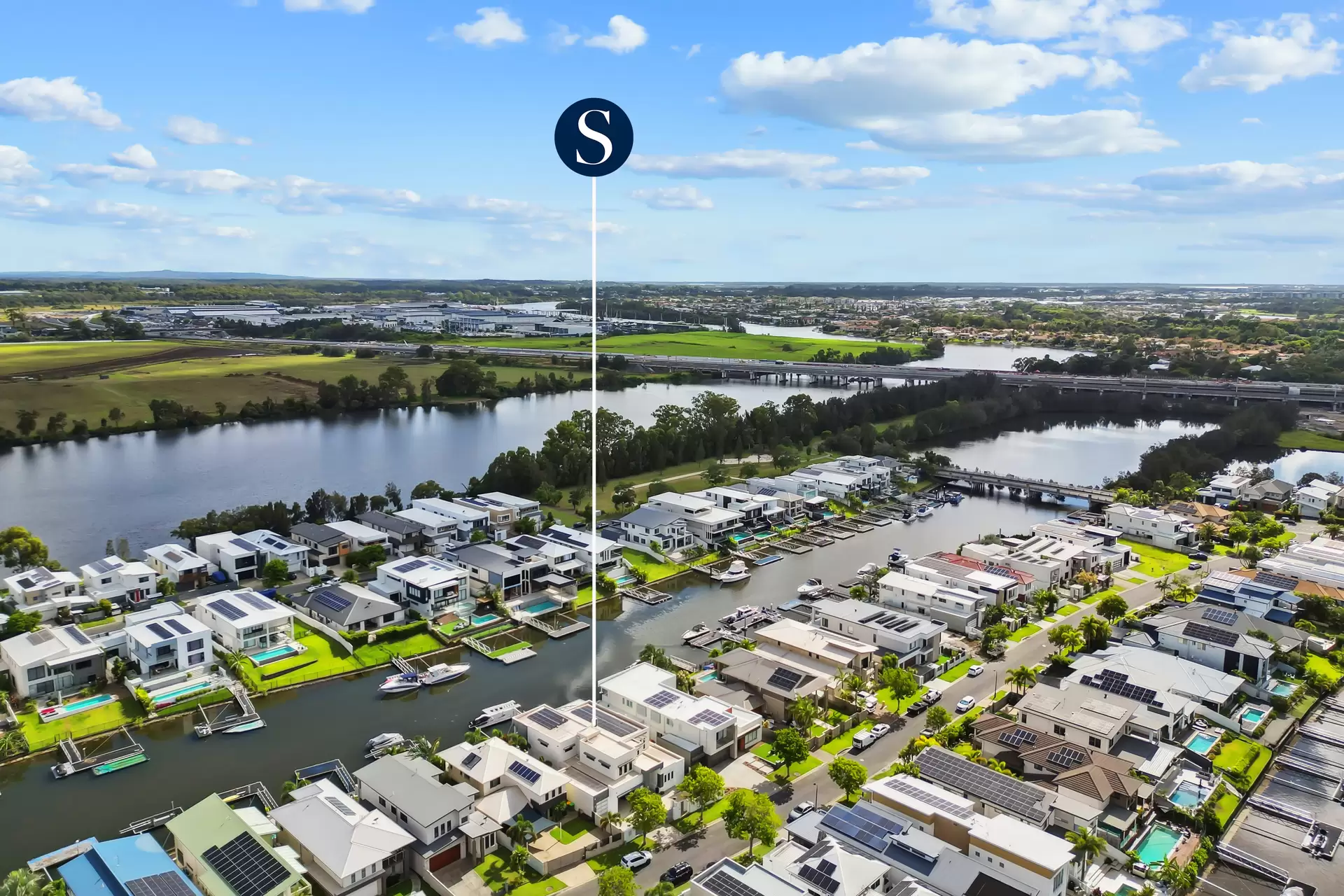 26 Harbourvue Court, Helensvale Sold by Queensland Sotheby's International Realty - image 1