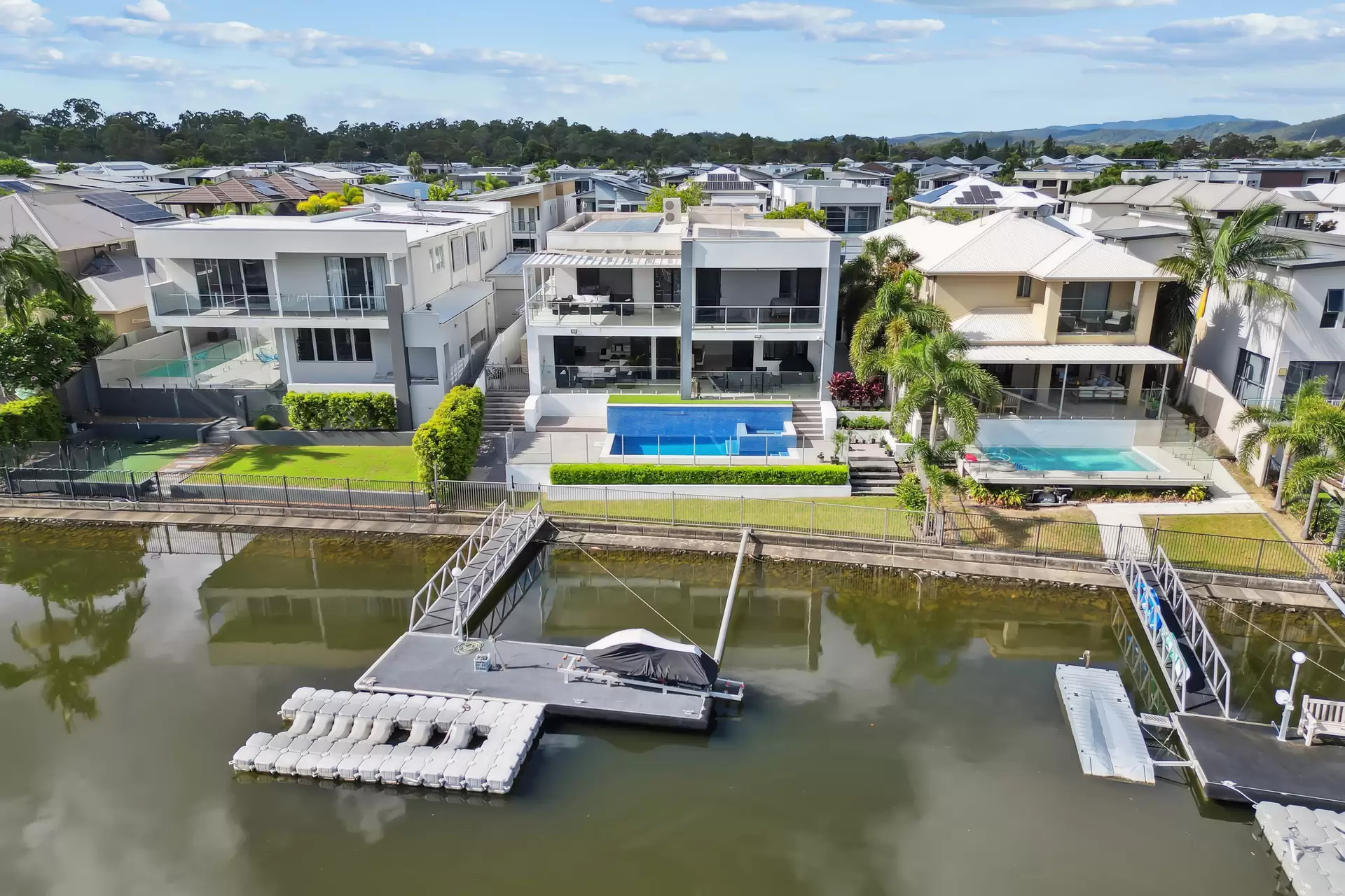 26 Harbourvue Court, Helensvale Sold by Queensland Sotheby's International Realty - image 1