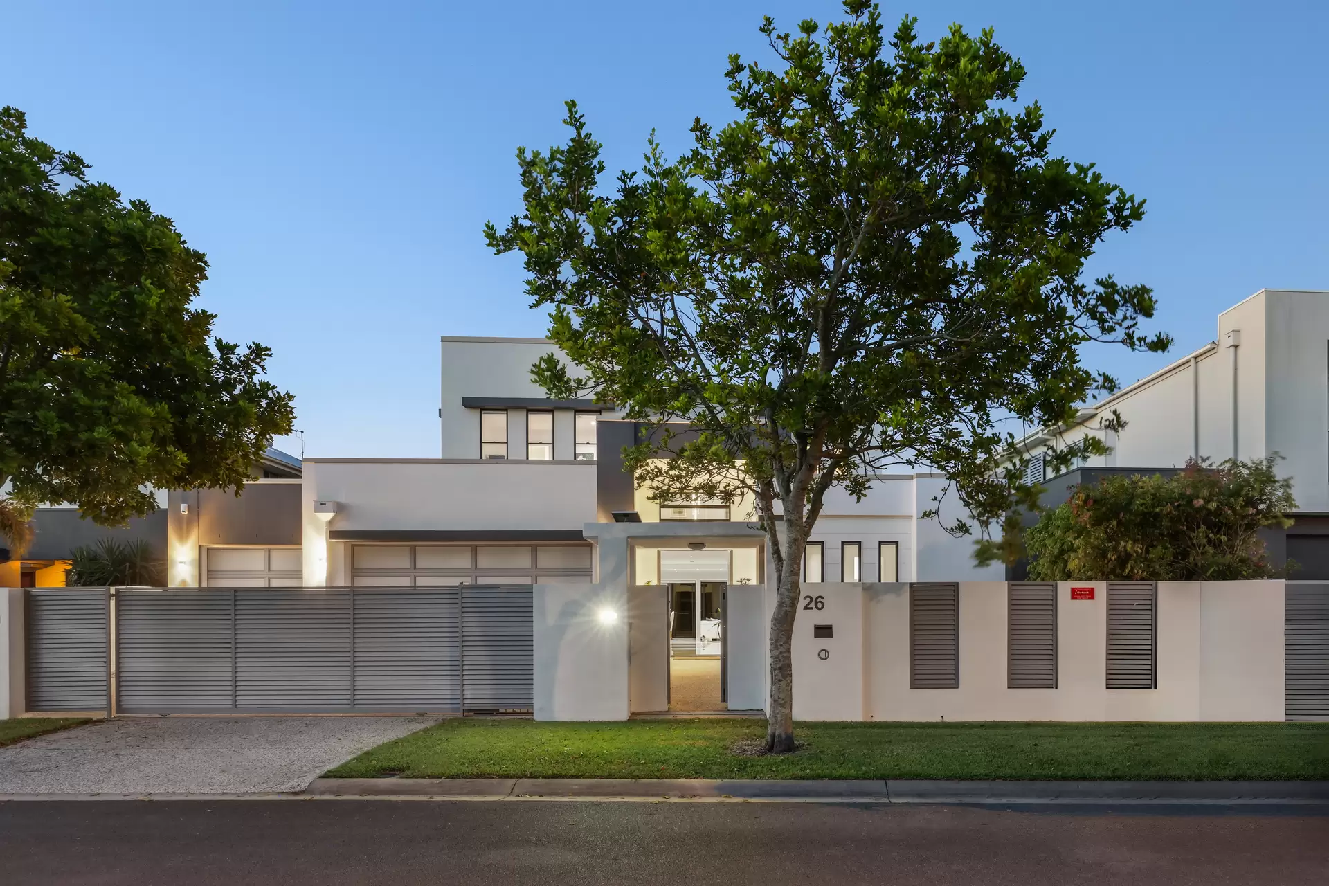 26 Harbourvue Court, Helensvale Sold by Queensland Sotheby's International Realty - image 1