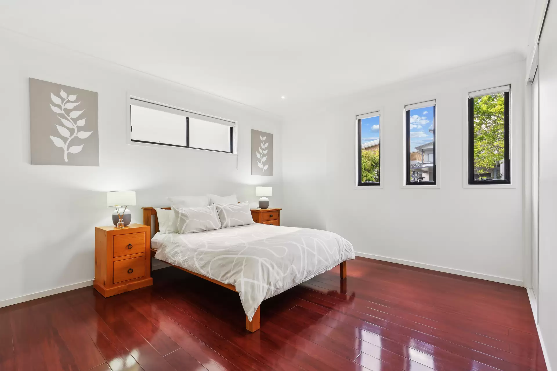26 Harbourvue Court, Helensvale Sold by Queensland Sotheby's International Realty - image 1