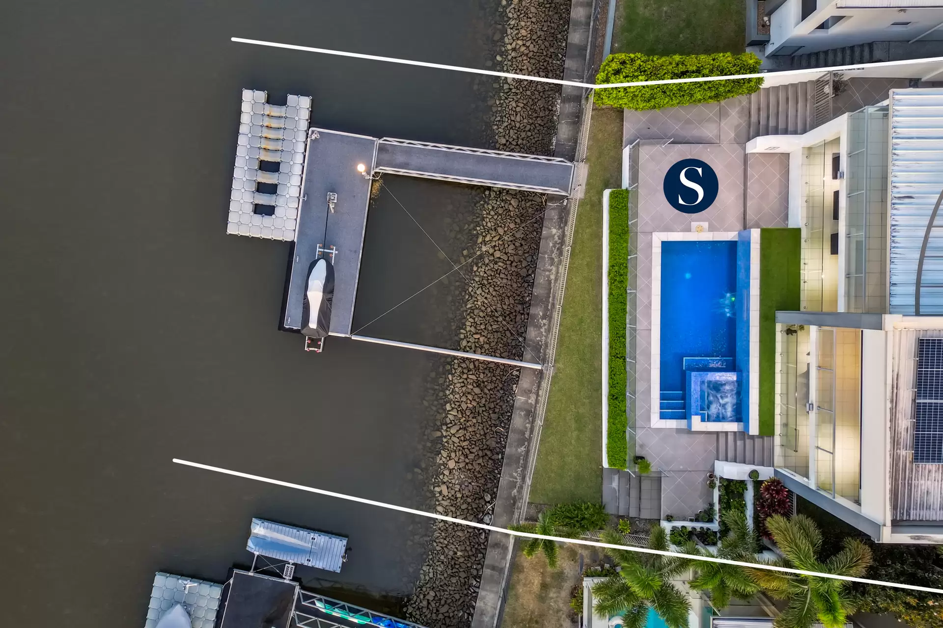 26 Harbourvue Court, Helensvale Sold by Queensland Sotheby's International Realty - image 1