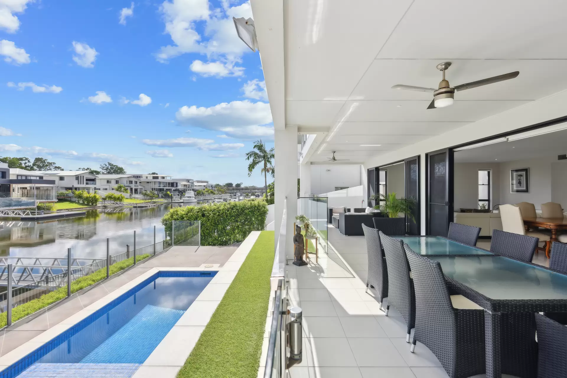 26 Harbourvue Court, Helensvale Sold by Queensland Sotheby's International Realty - image 1