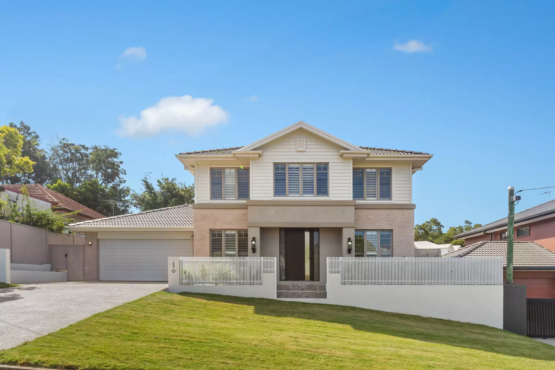 8 Opal Street, Holland Park Sold by  - image 1