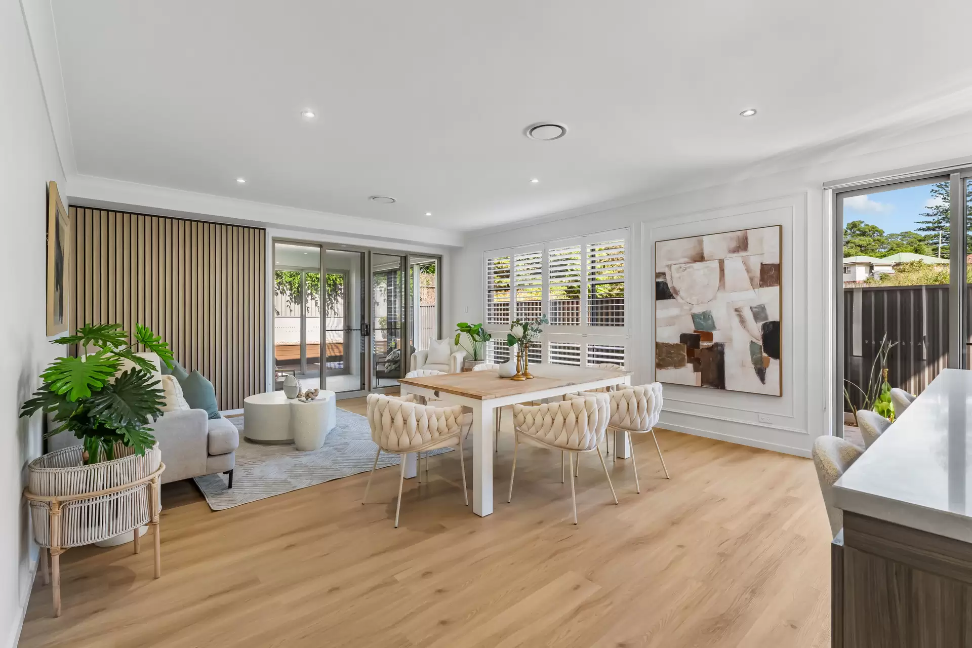 8 Opal Street, Holland Park Sold by  - image 1