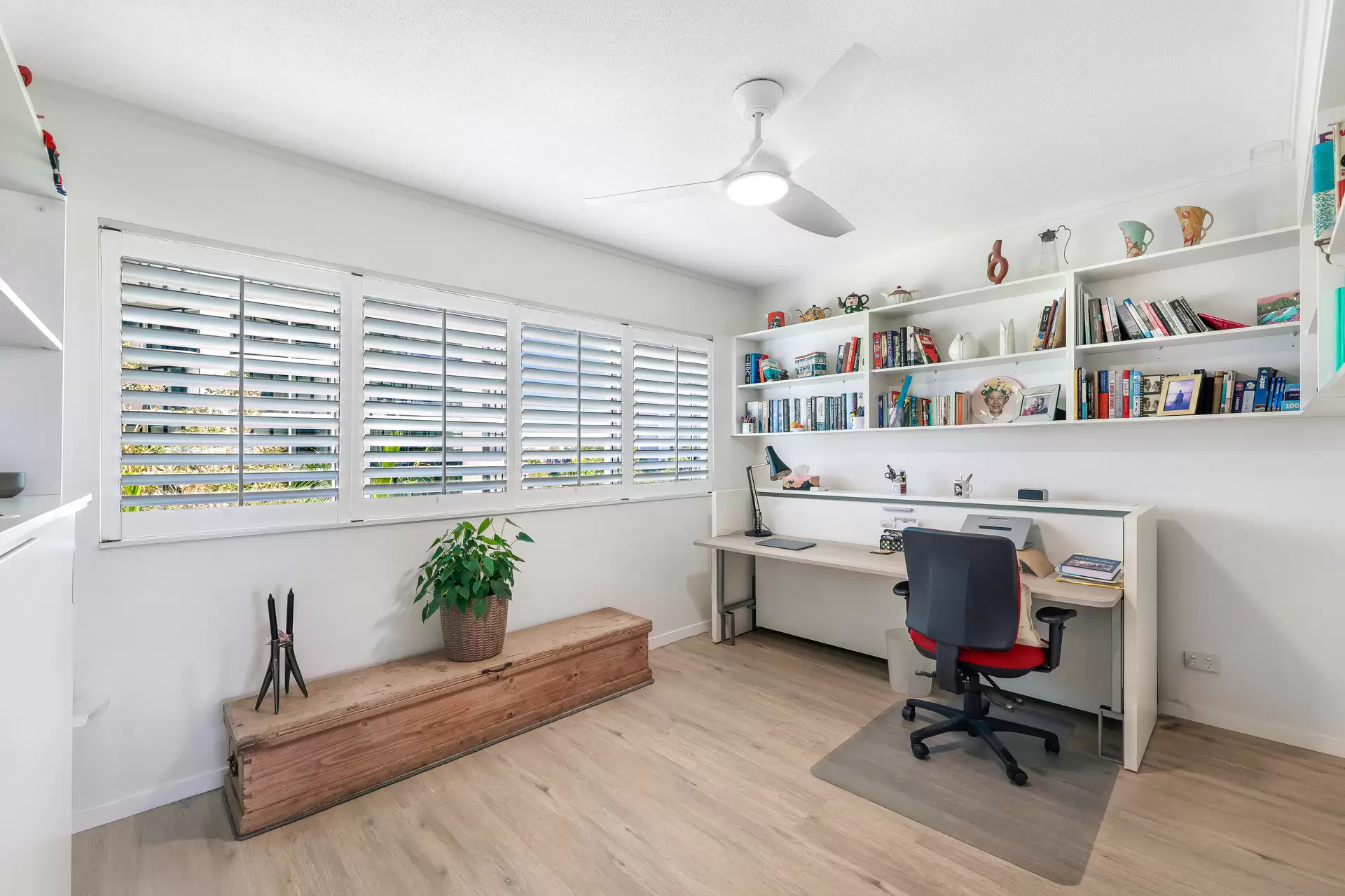 Level 5/20/326 Marine Parade, Labrador Sold by Queensland Sotheby's International Realty - image 1