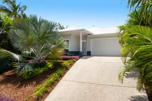 4 Riviera Crescent, Peregian Springs Sold by Queensland Sotheby's International Realty