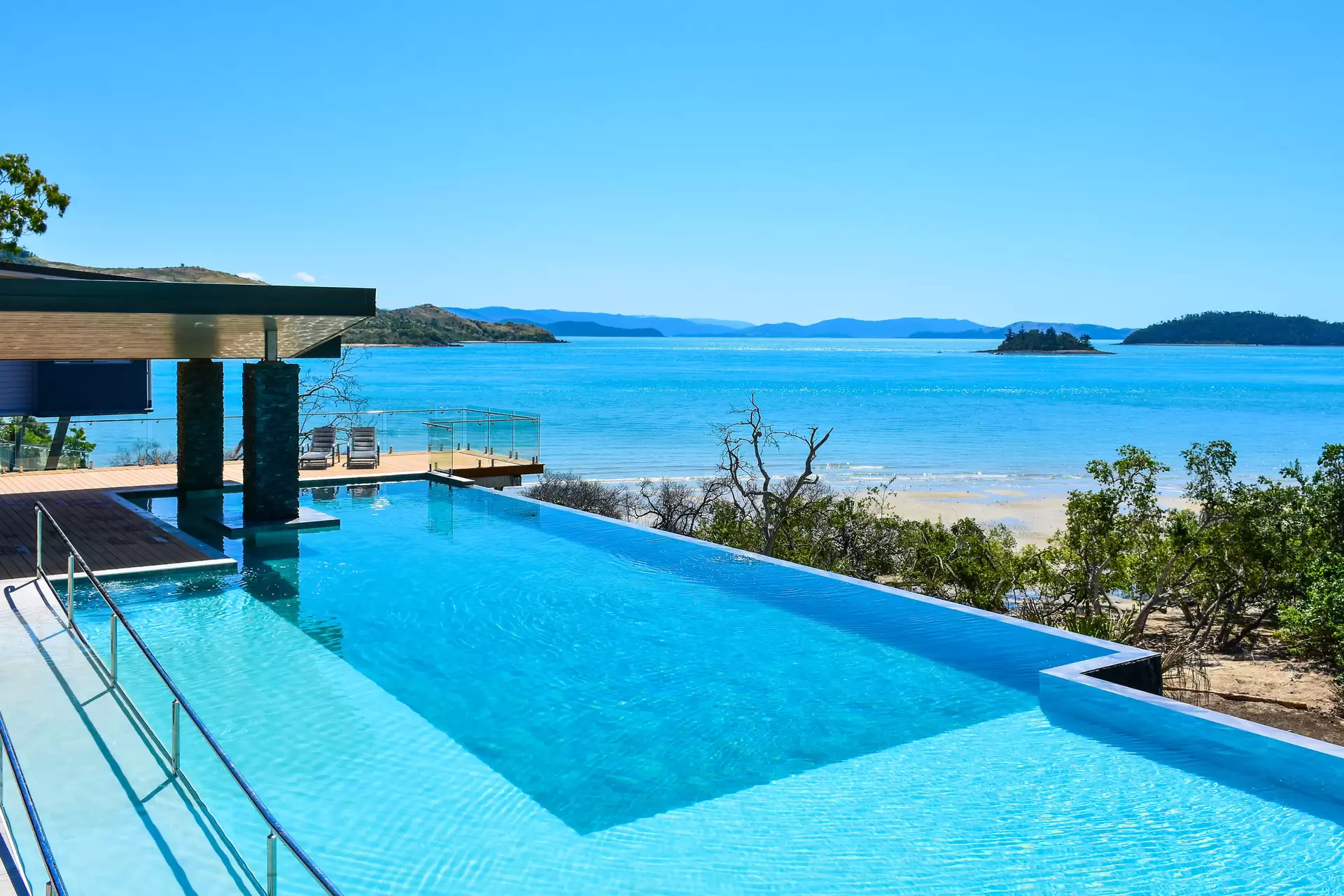 17/6 Acacia Drive, Hamilton Island Sold by Queensland Sotheby's International Realty - image 1