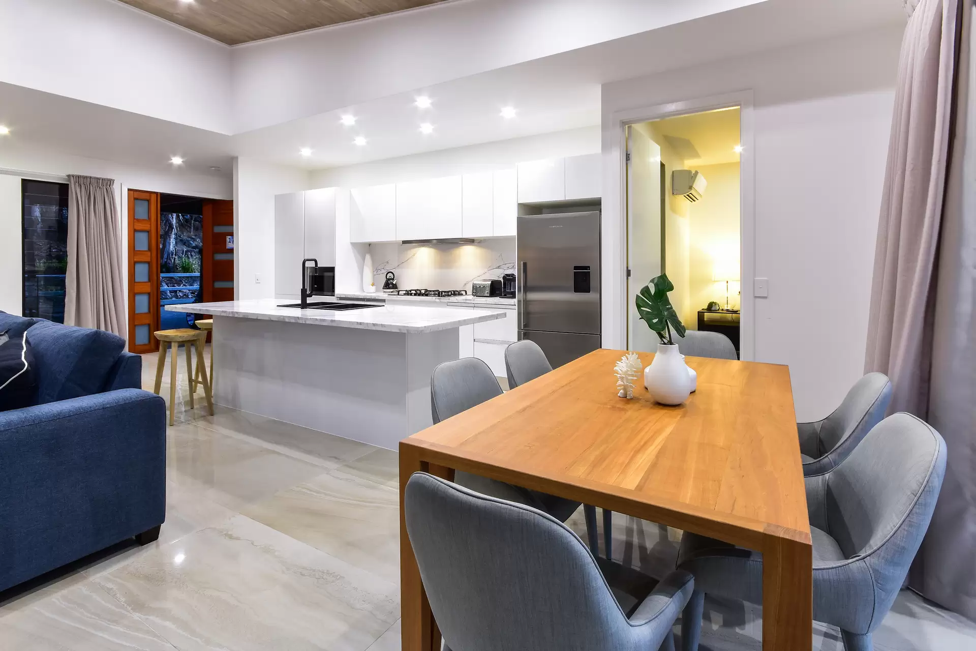 17/6 Acacia Drive, Hamilton Island Sold by Queensland Sotheby's International Realty - image 1