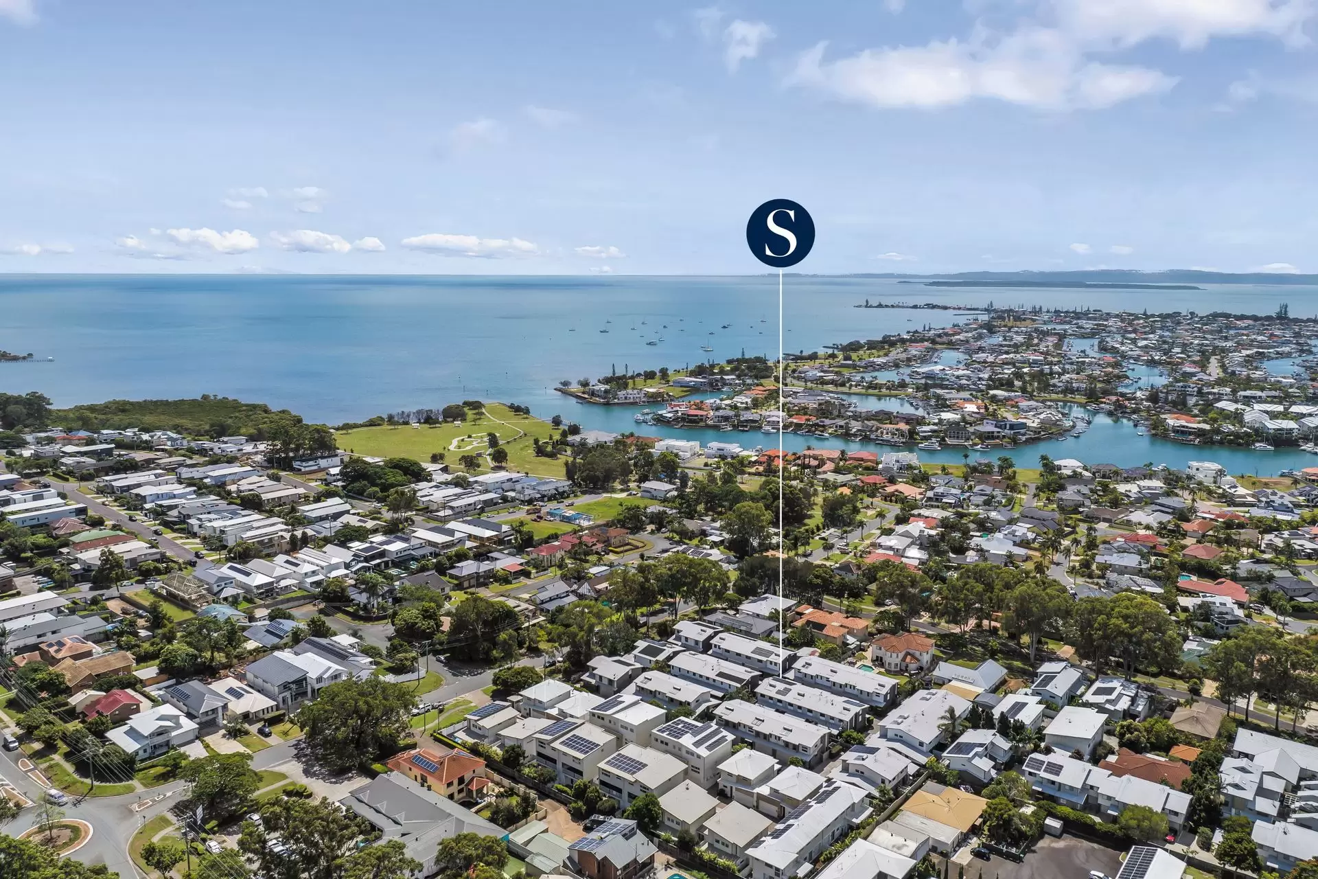 13/10-12 Bainbridge Street, Ormiston Sold by Queensland Sotheby's International Realty - image 1