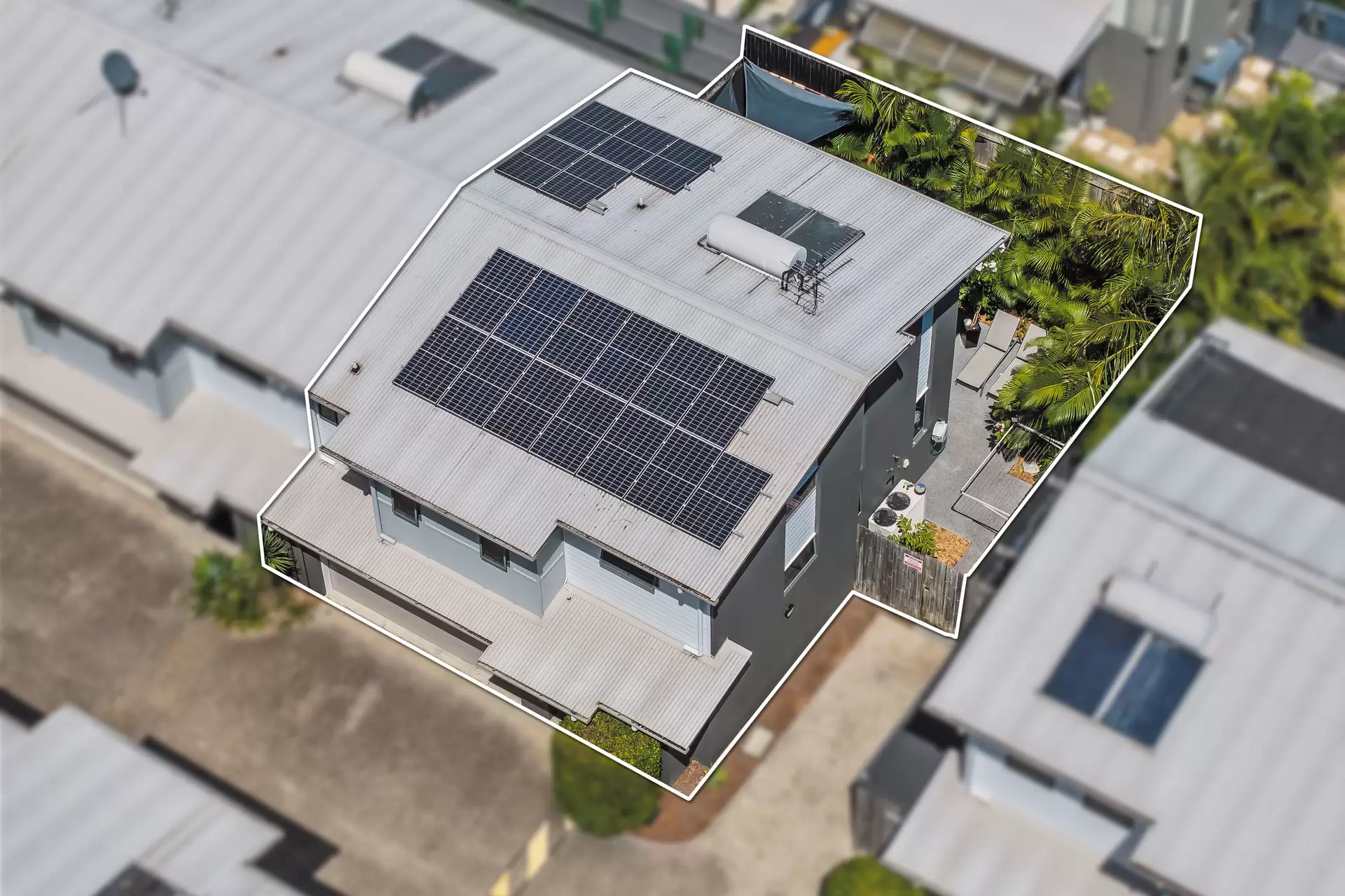 13/10-12 Bainbridge Street, Ormiston Sold by Queensland Sotheby's International Realty - image 1
