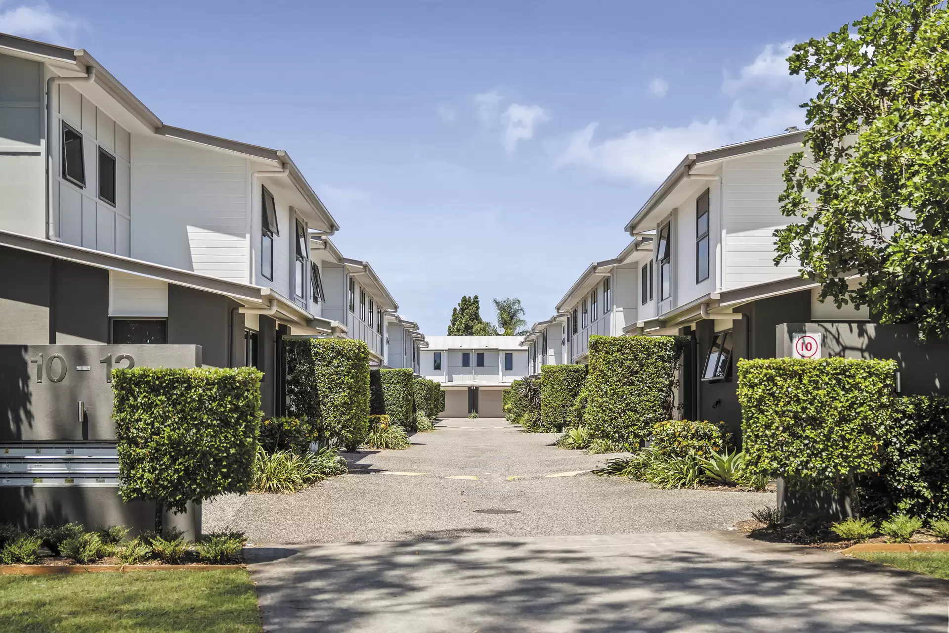 13/10-12 Bainbridge Street, Ormiston Sold by Queensland Sotheby's International Realty - image 1