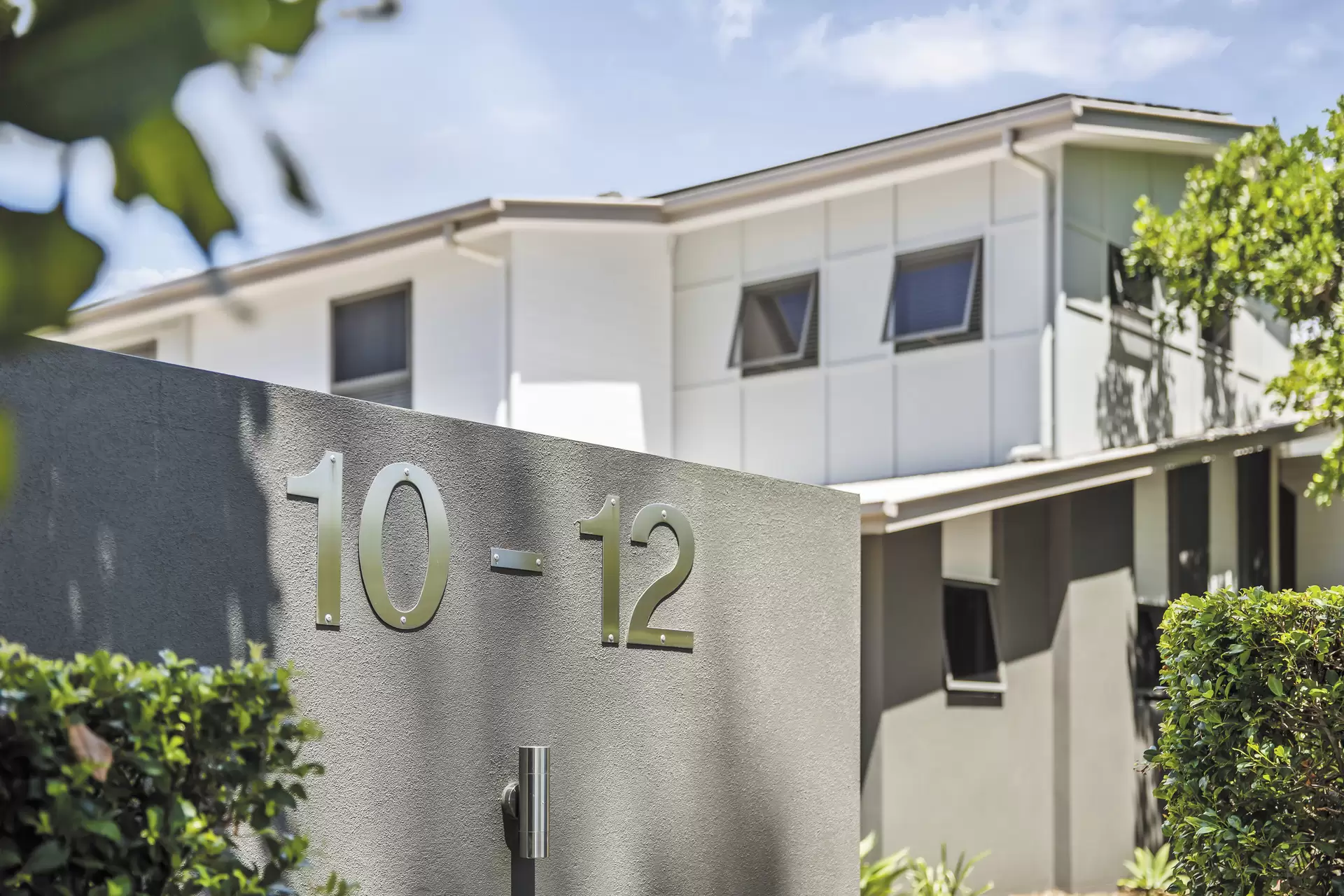 13/10-12 Bainbridge Street, Ormiston Sold by Queensland Sotheby's International Realty - image 1