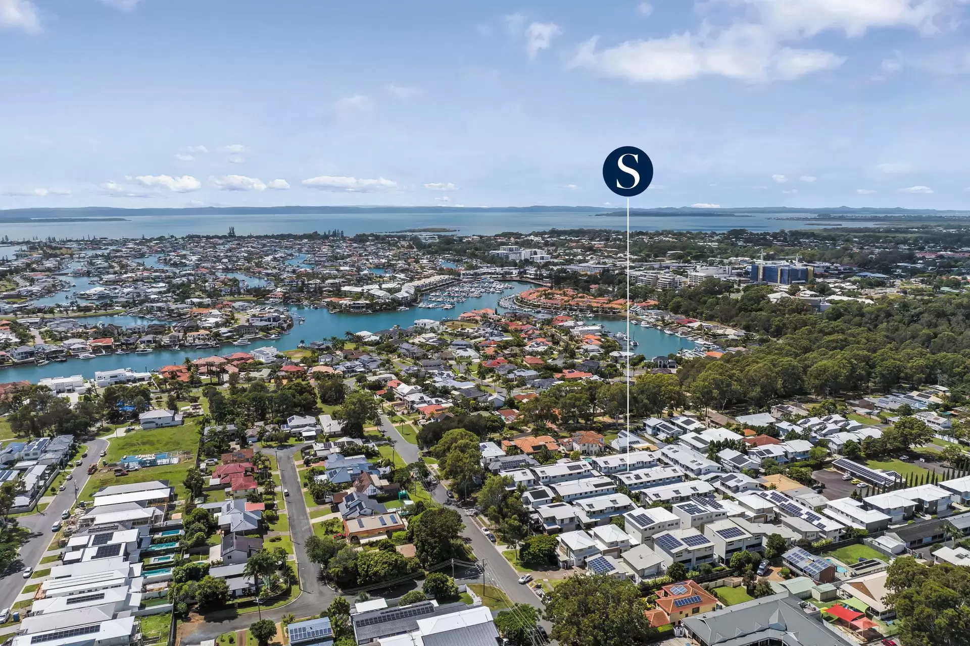 13/10-12 Bainbridge Street, Ormiston Sold by Queensland Sotheby's International Realty - image 1