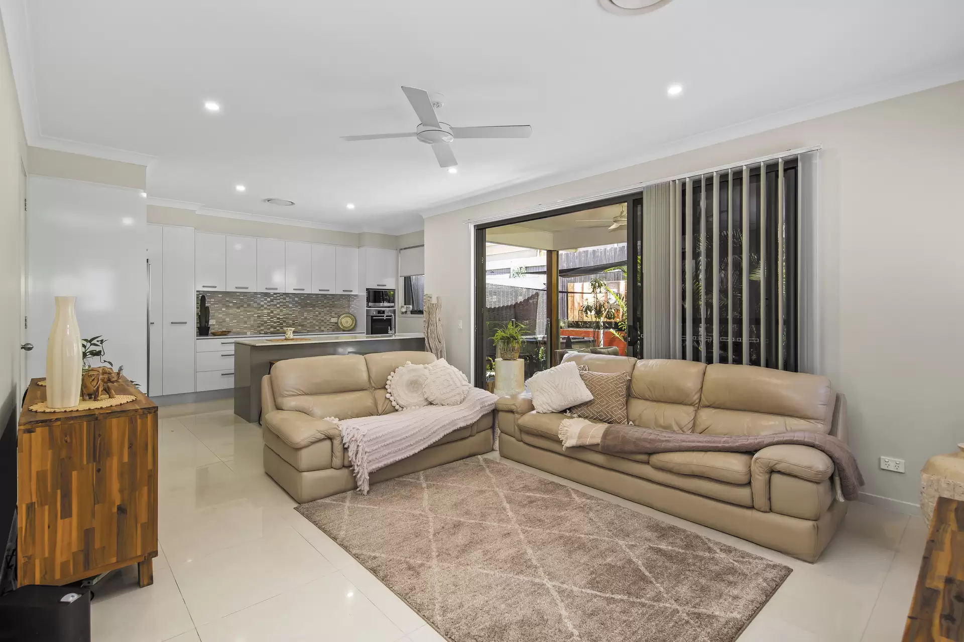 13/10-12 Bainbridge Street, Ormiston Sold by Queensland Sotheby's International Realty - image 1