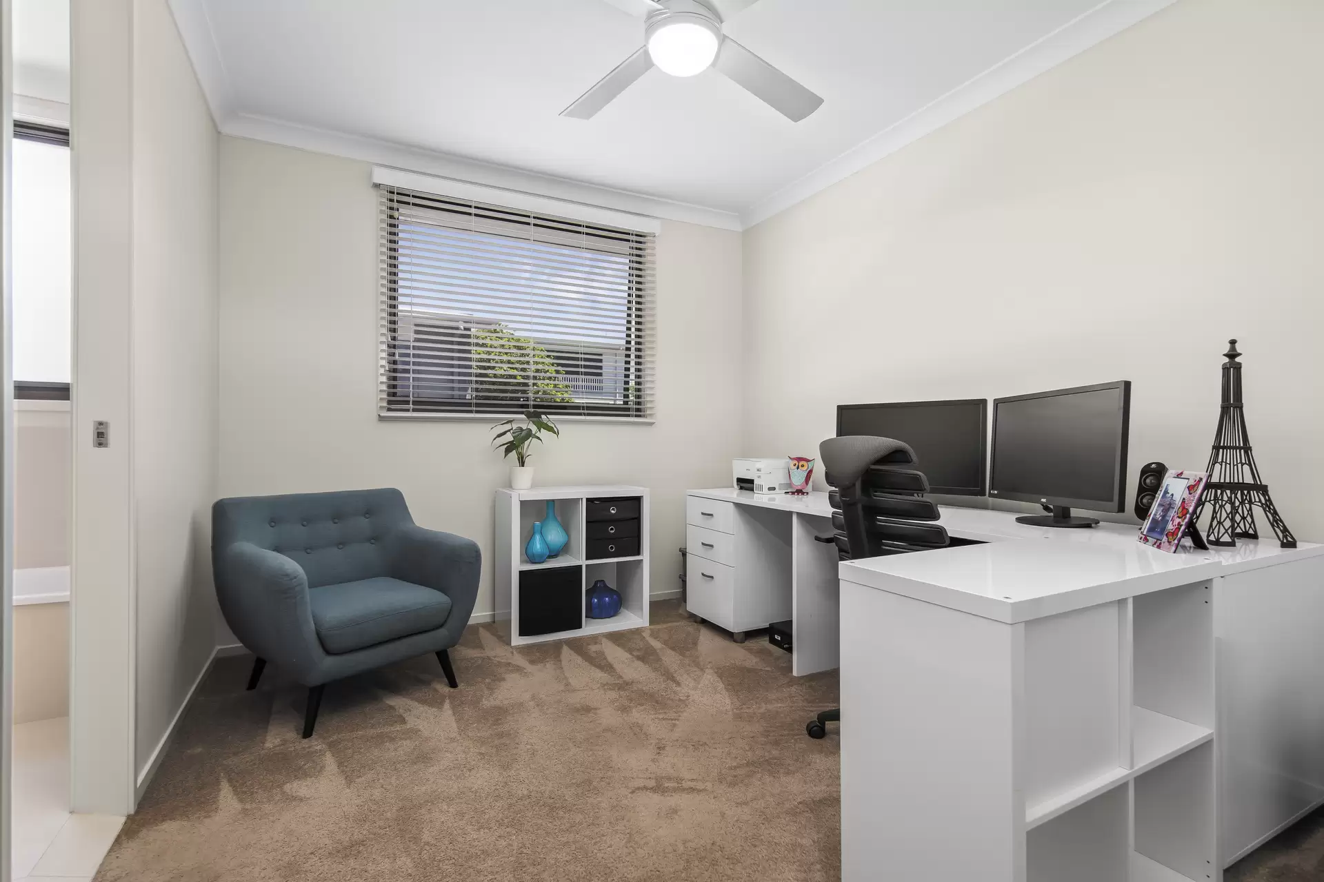 13/10-12 Bainbridge Street, Ormiston Sold by Queensland Sotheby's International Realty - image 1