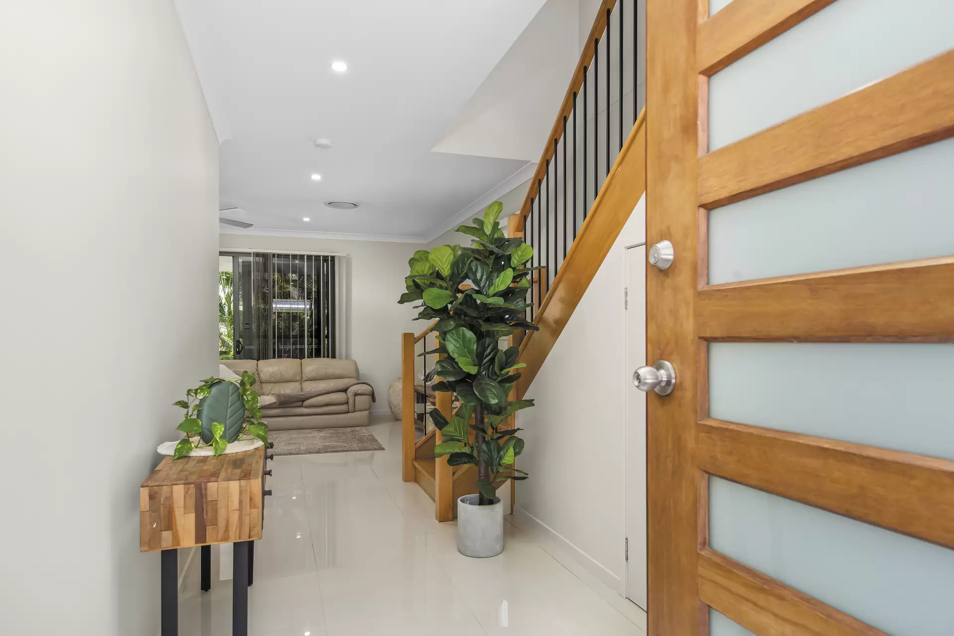 13/10-12 Bainbridge Street, Ormiston Sold by Queensland Sotheby's International Realty - image 1
