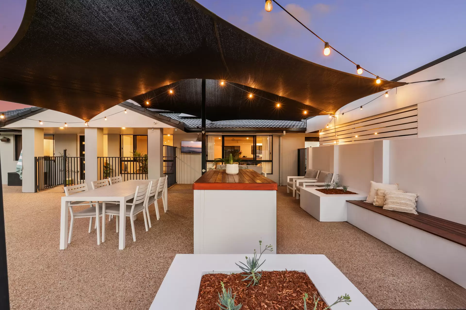 15 Ling Place, Palm Beach Sold by  - image 1