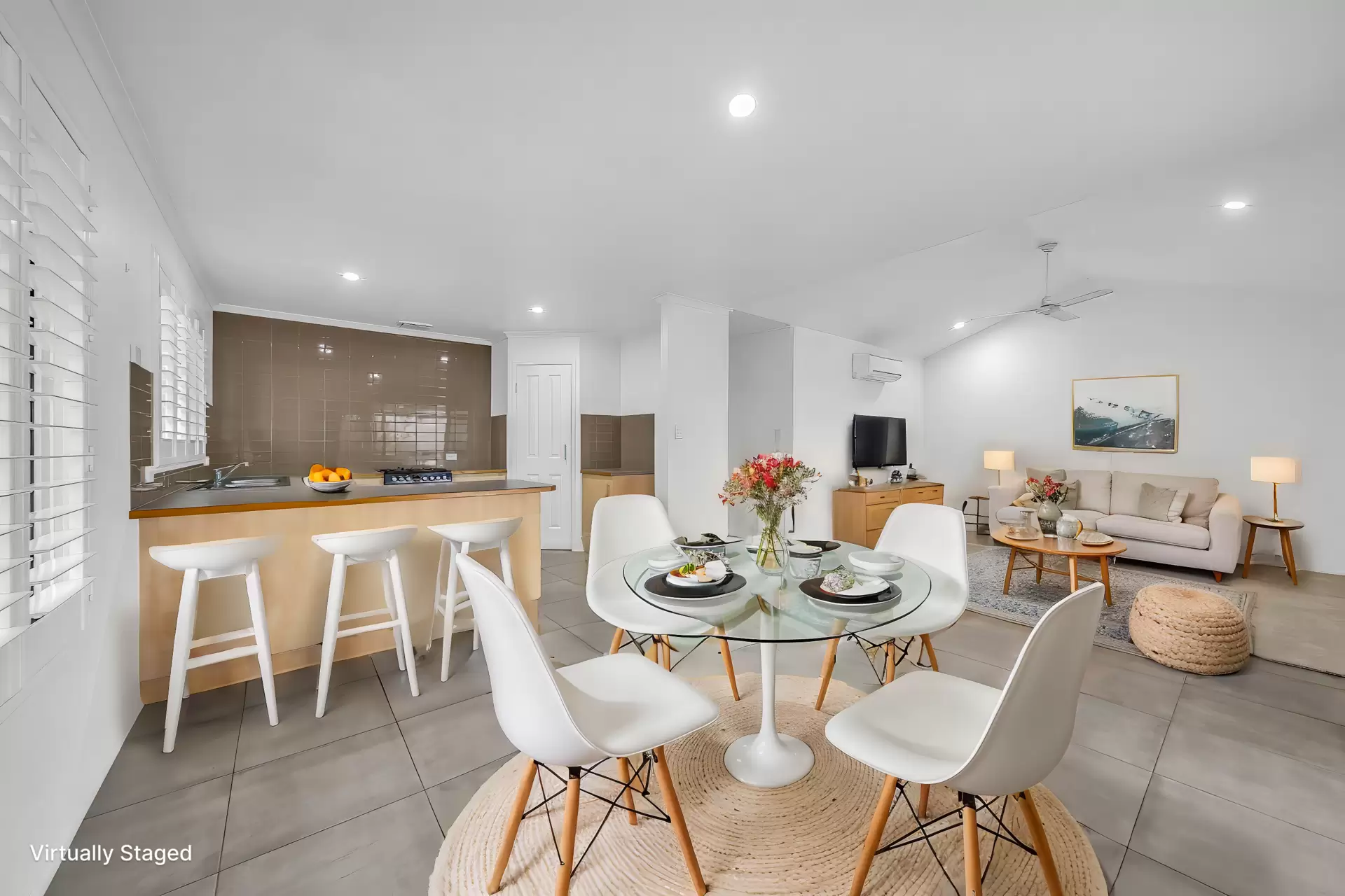 2/9 MacArthur Drive, Cannonvale Sold by Queensland Sotheby's International Realty - image 1