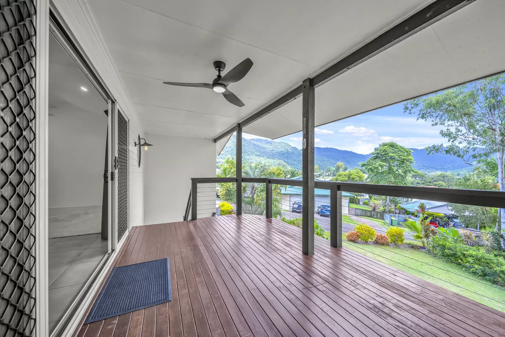 2/9 MacArthur Drive, Cannonvale Sold by Queensland Sotheby's International Realty - image 1