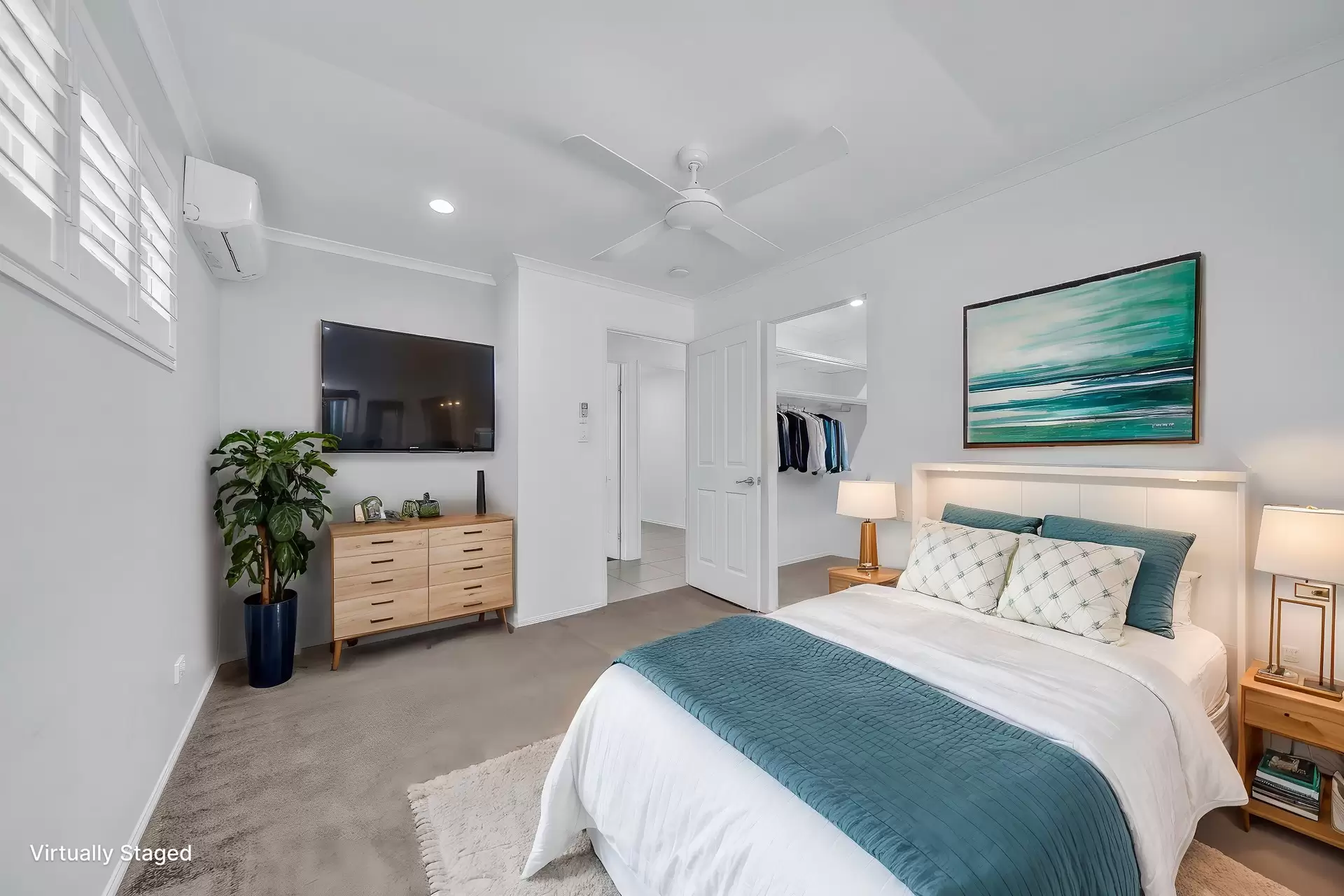 2/9 MacArthur Drive, Cannonvale Sold by Queensland Sotheby's International Realty - image 1