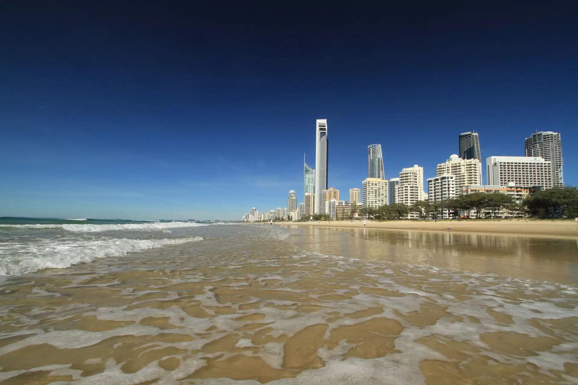 26/3554 Main Beach Parade, Main Beach Sold by  - image 1