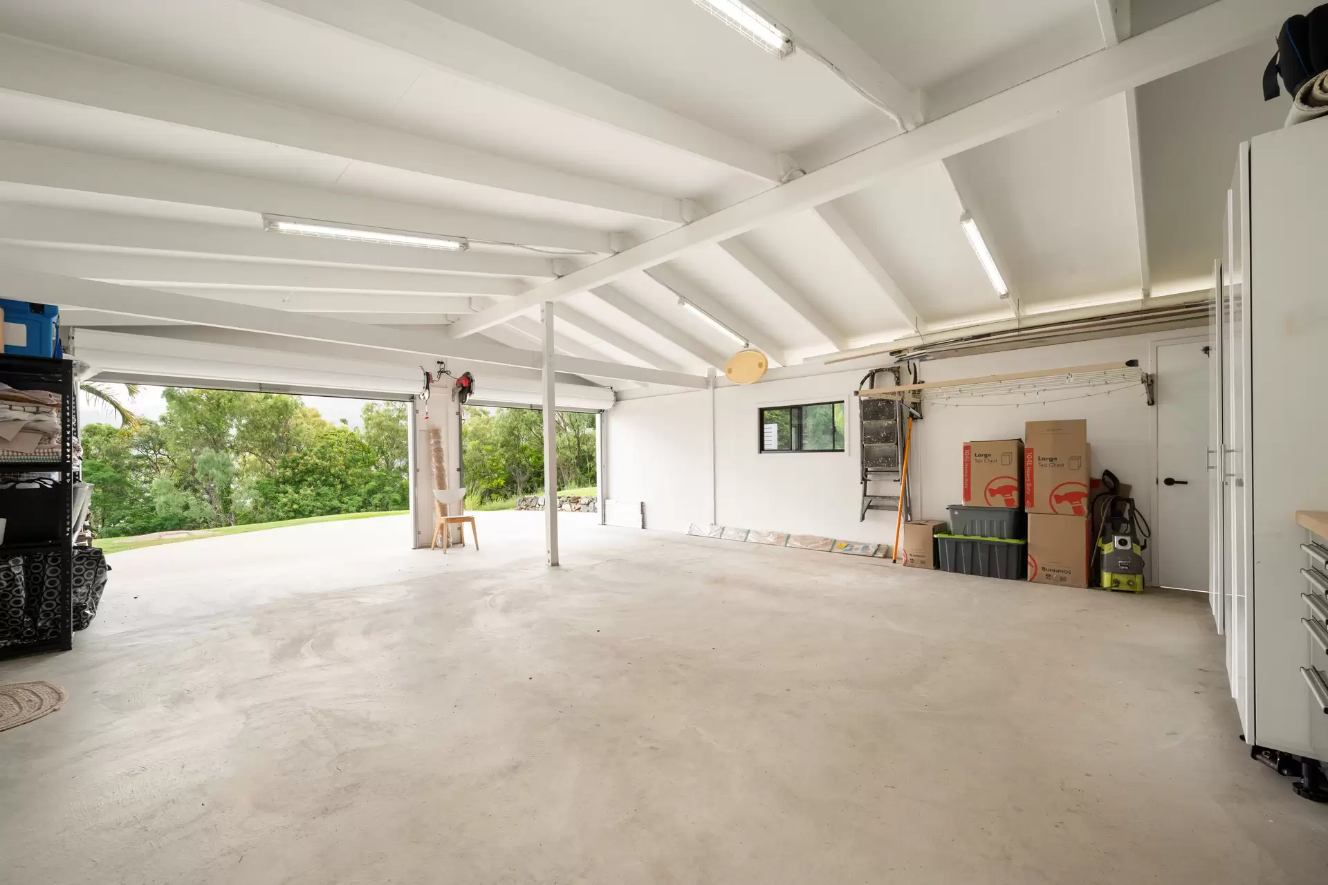16 Illawong Street, Cannonvale Sold by Queensland Sotheby's International Realty - image 1