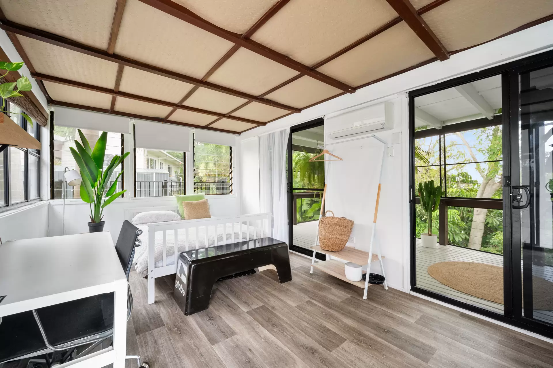 16 Illawong Street, Cannonvale Sold by Queensland Sotheby's International Realty - image 1
