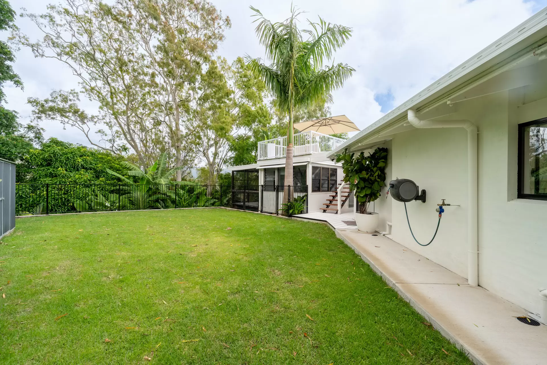 16 Illawong Street, Cannonvale Sold by Queensland Sotheby's International Realty - image 1