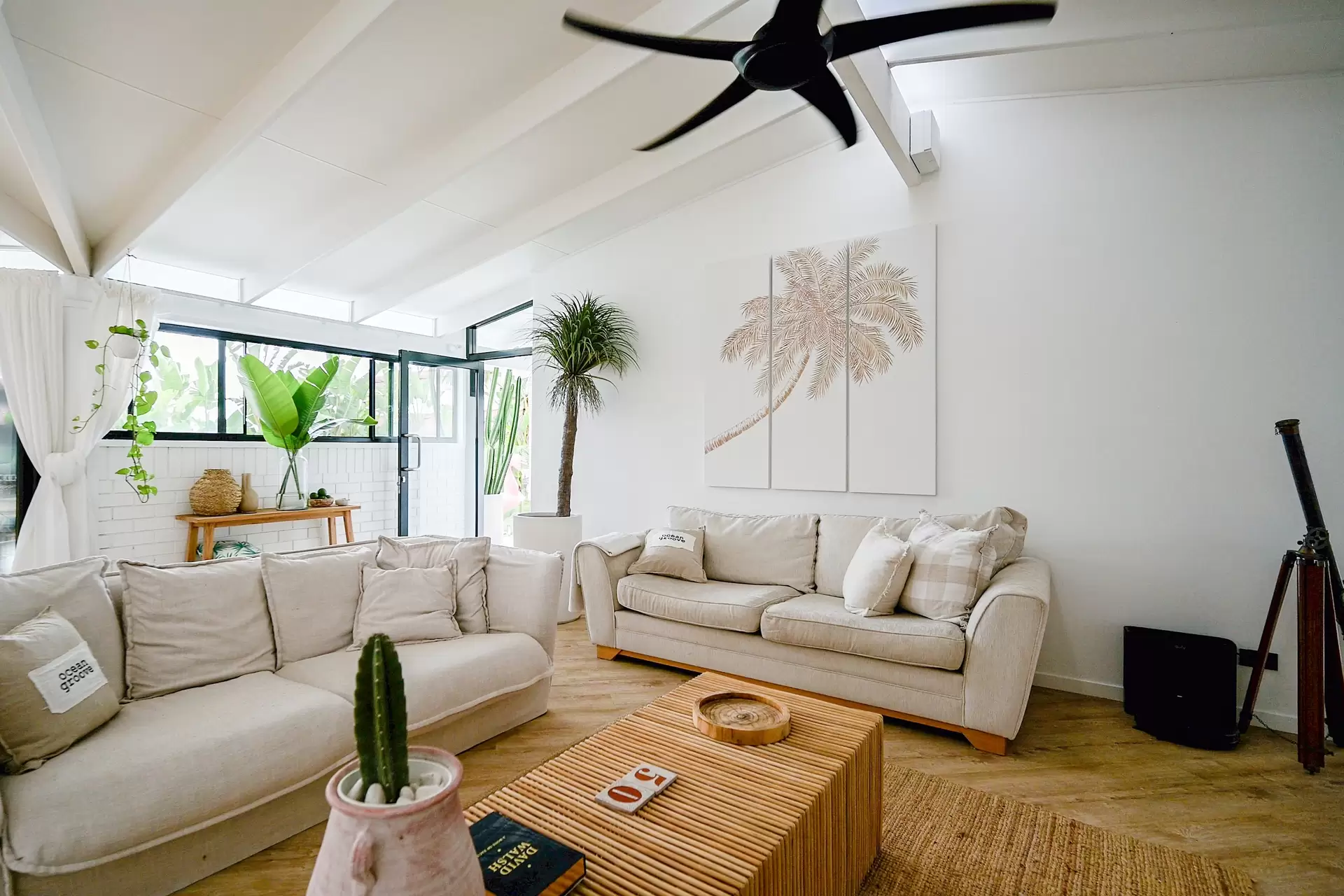 16 Illawong Street, Cannonvale Sold by Queensland Sotheby's International Realty - image 1