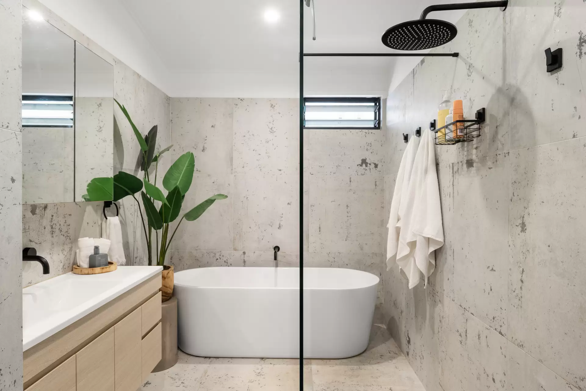 16 Illawong Street, Cannonvale Sold by Queensland Sotheby's International Realty - image 1
