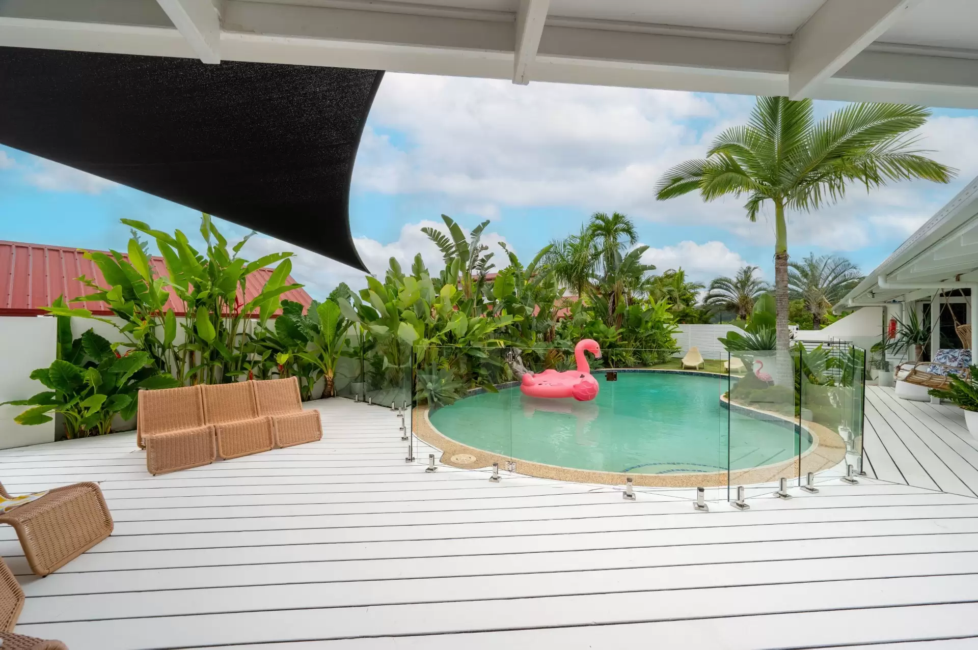 16 Illawong Street, Cannonvale Sold by Queensland Sotheby's International Realty - image 1
