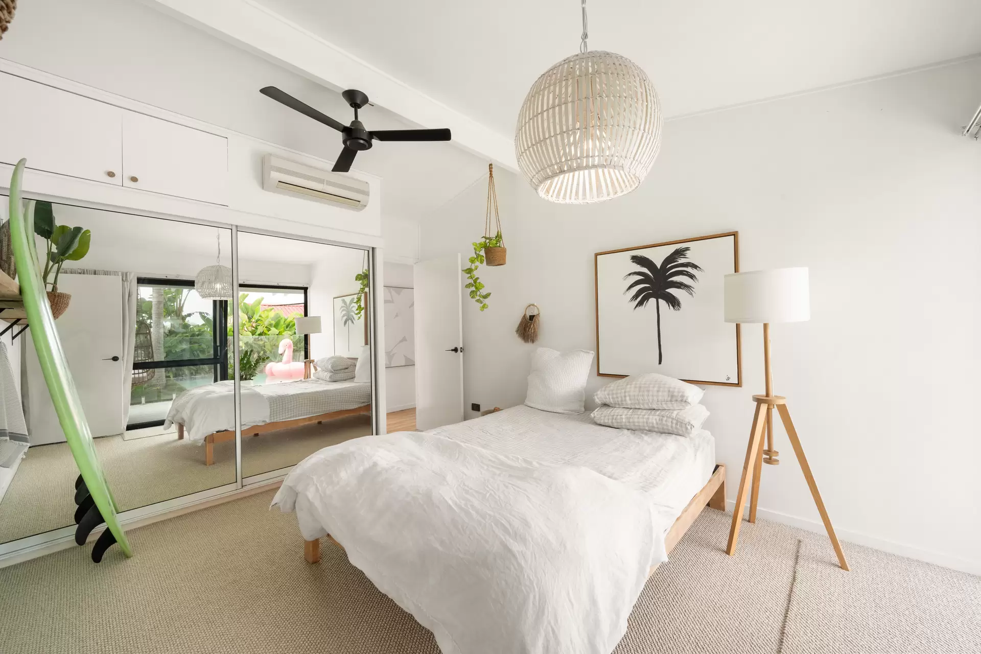 16 Illawong Street, Cannonvale Sold by Queensland Sotheby's International Realty - image 1