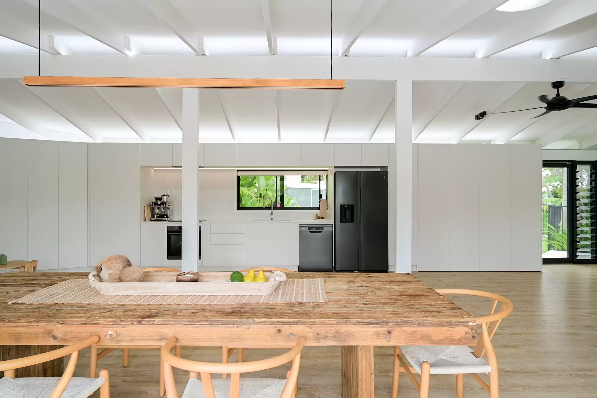 16 Illawong Street, Cannonvale Sold by Queensland Sotheby's International Realty - image 1