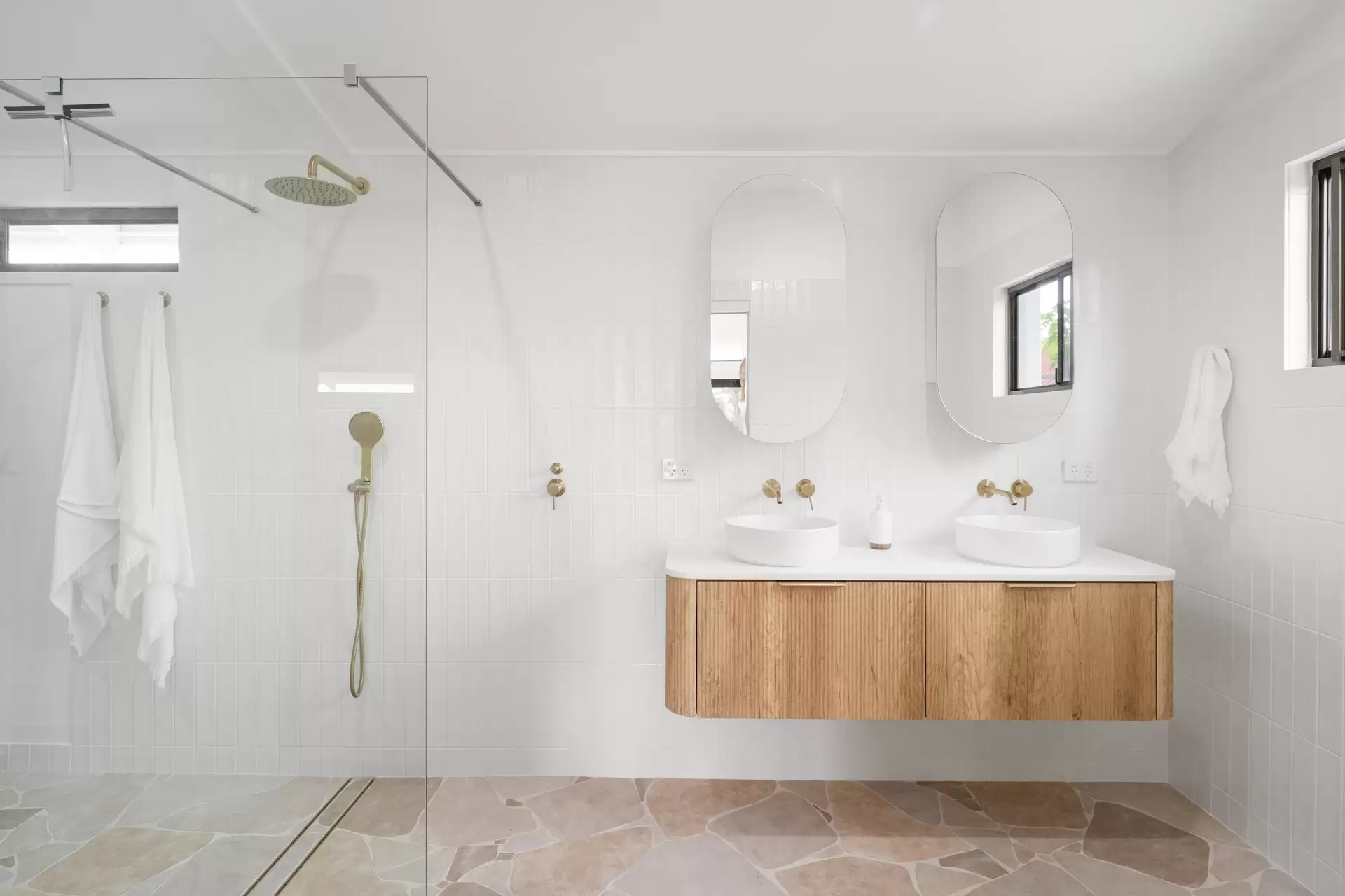 16 Illawong Street, Cannonvale Sold by Queensland Sotheby's International Realty - image 1