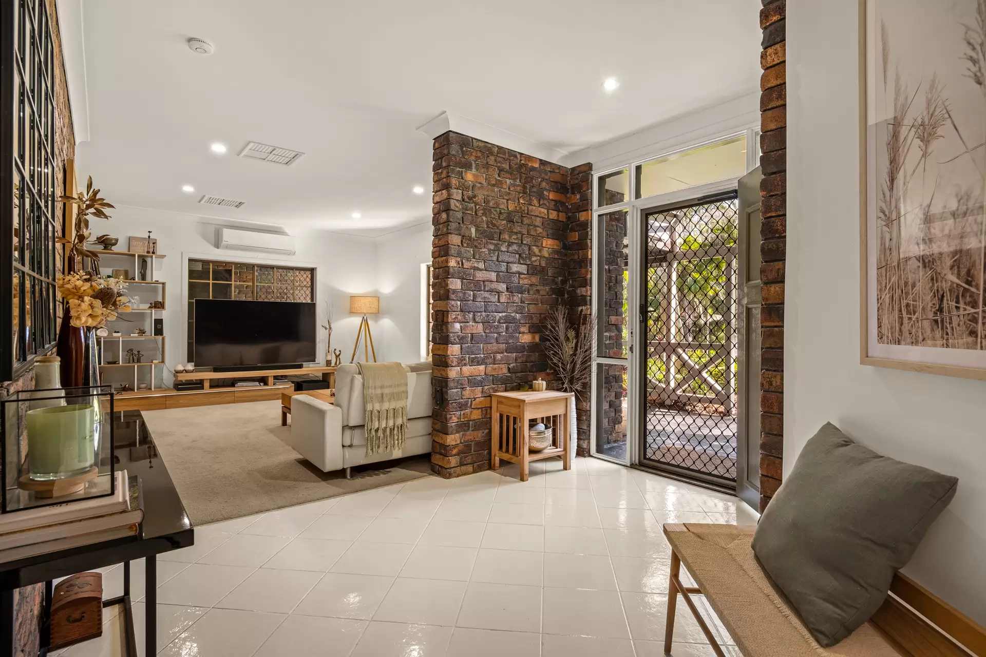 96 Eastwood Street, Chandler Sold by Queensland Sotheby's International Realty - image 1