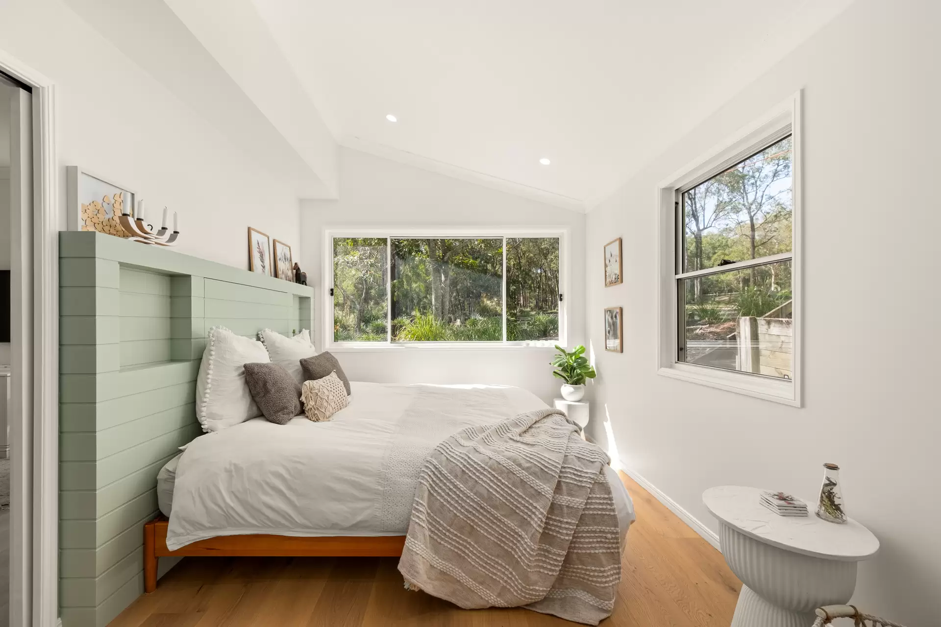 96 Eastwood Street, Chandler Sold by Queensland Sotheby's International Realty - image 1