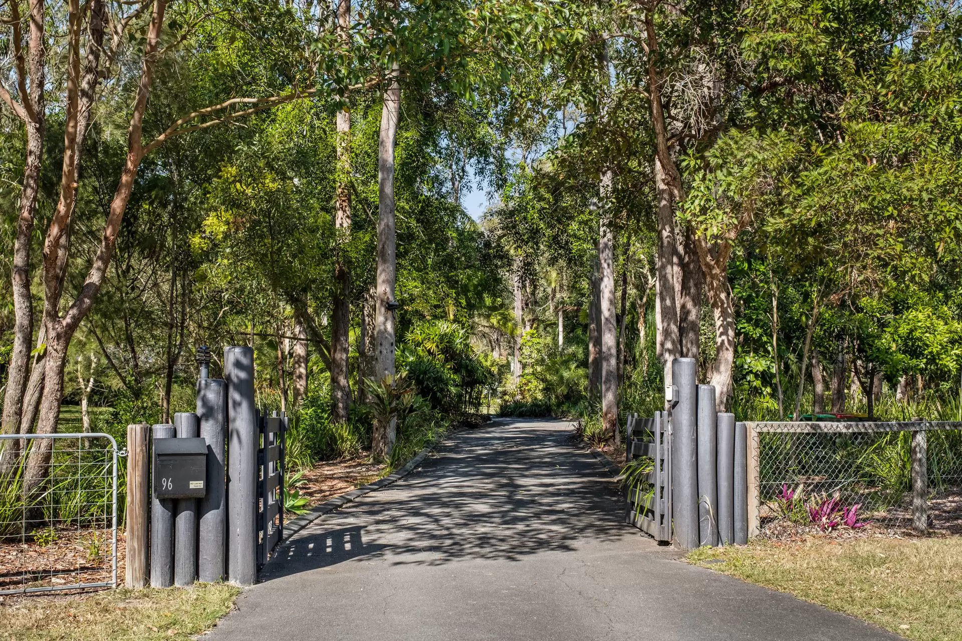 96 Eastwood Street, Chandler Sold by Queensland Sotheby's International Realty - image 1