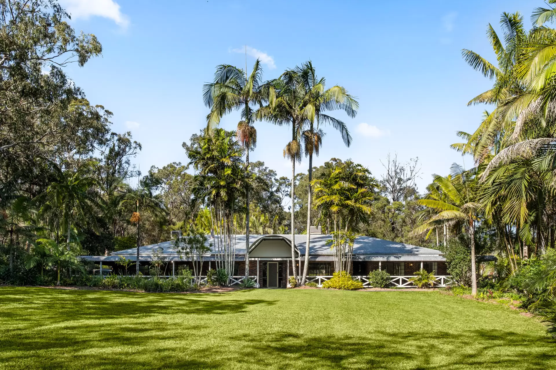 96 Eastwood Street, Chandler Sold by Queensland Sotheby's International Realty - image 1