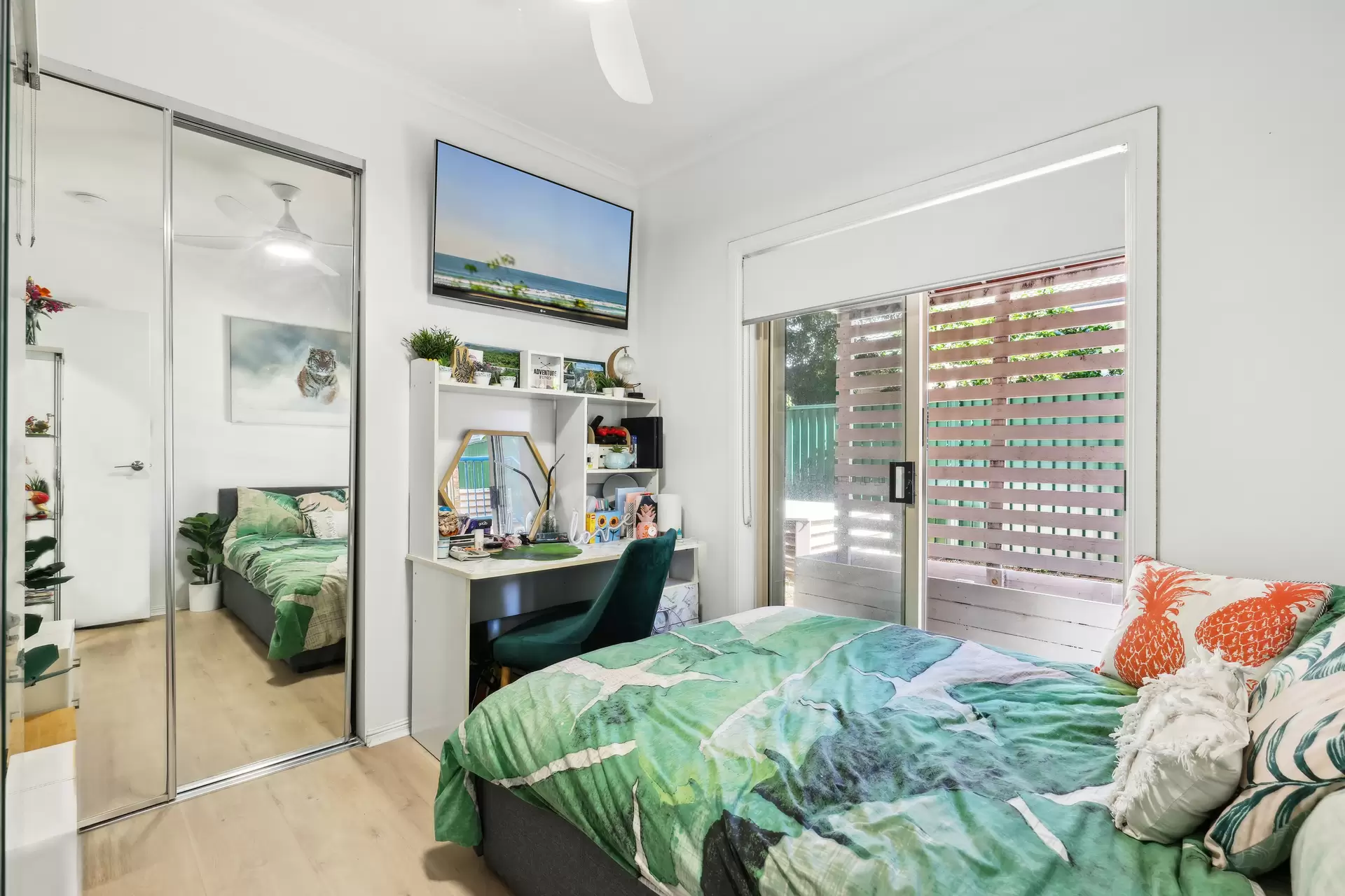 5/47 Bauer Street, Southport Sold by Queensland Sotheby's International Realty - image 1