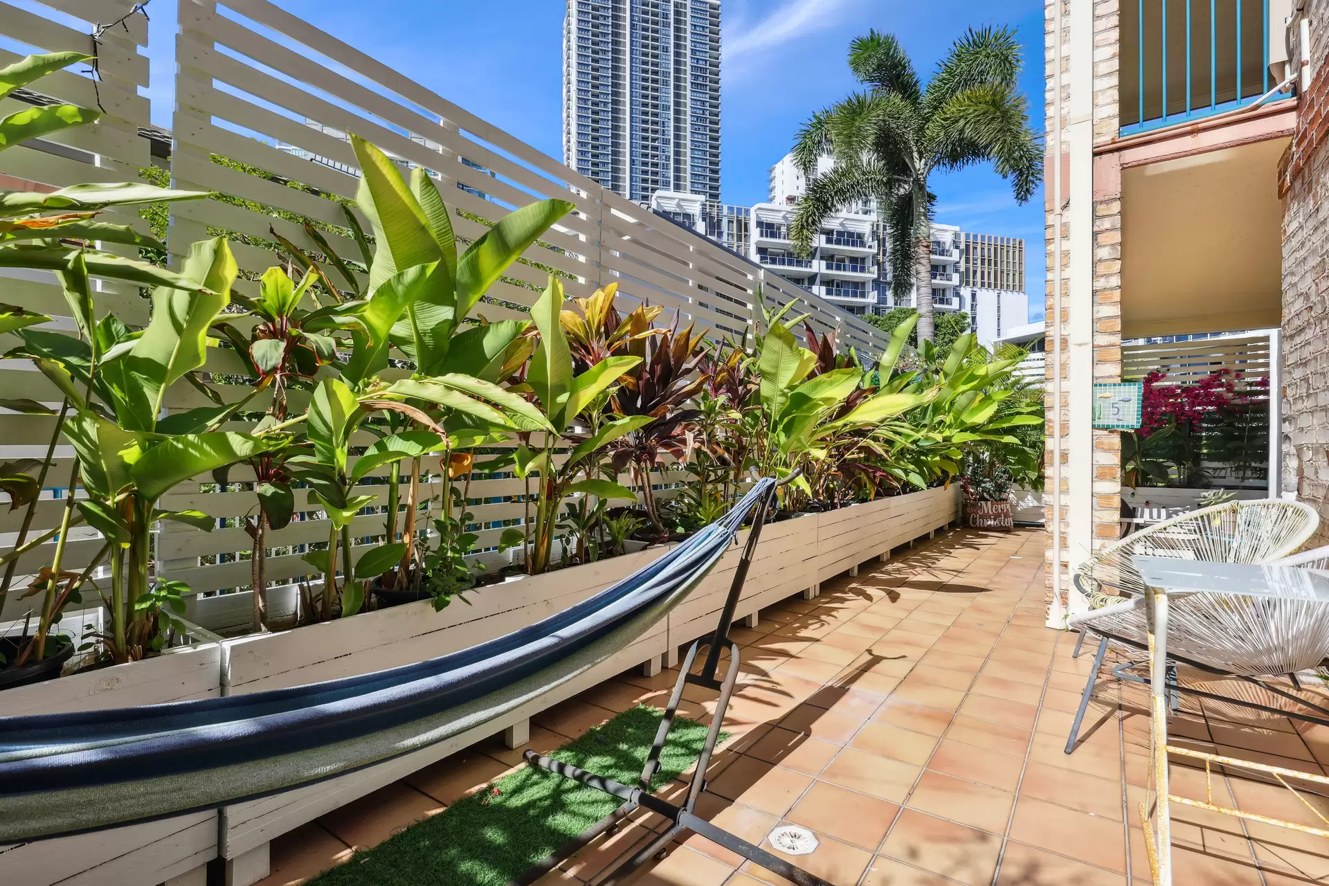 5/47 Bauer Street, Southport Sold by Queensland Sotheby's International Realty - image 1