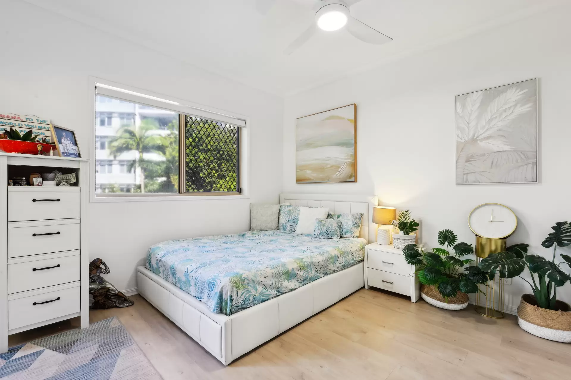 5/47 Bauer Street, Southport Sold by Queensland Sotheby's International Realty - image 1