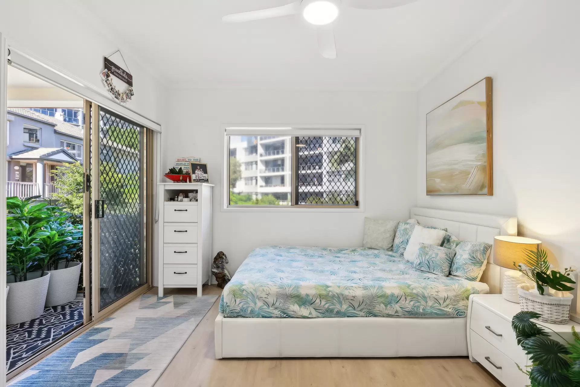 5/47 Bauer Street, Southport Sold by Queensland Sotheby's International Realty - image 1
