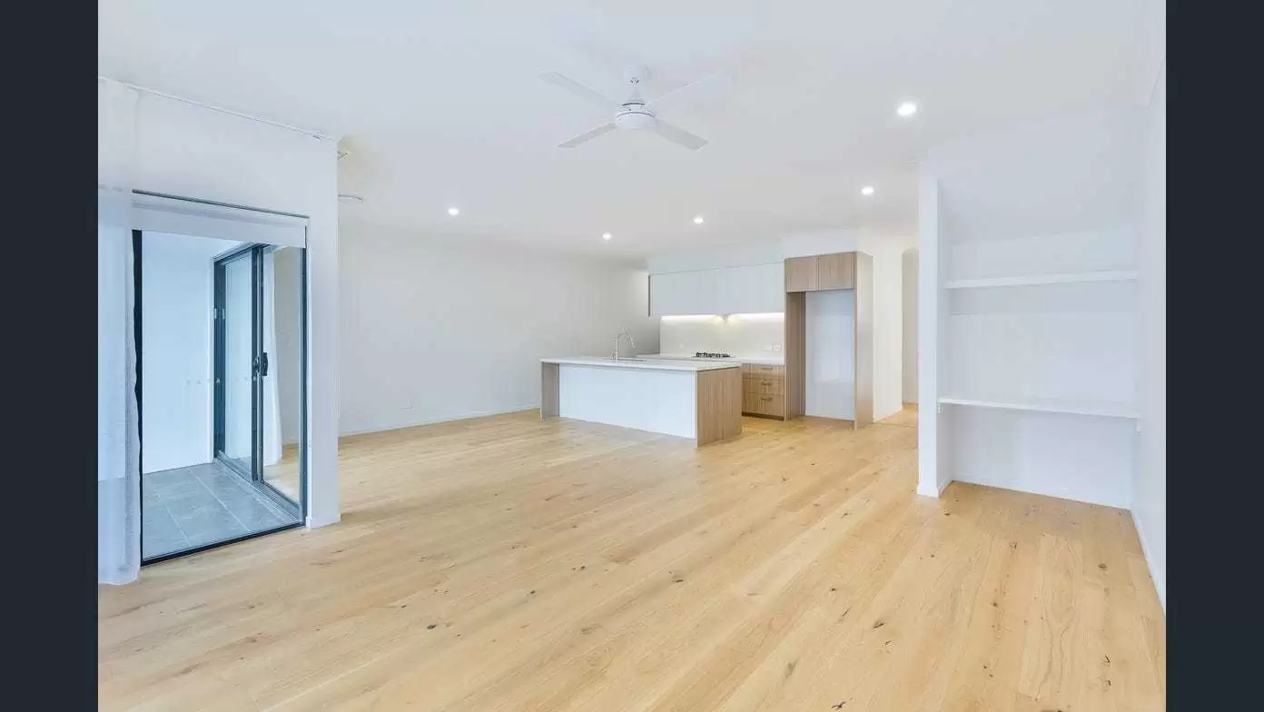 10/2 Lyra Avenue, Hope Island Sold by  - image 1