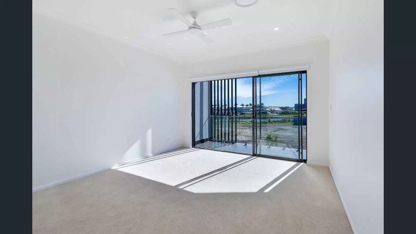 10/2 Lyra Avenue, Hope Island Sold by  - image 1