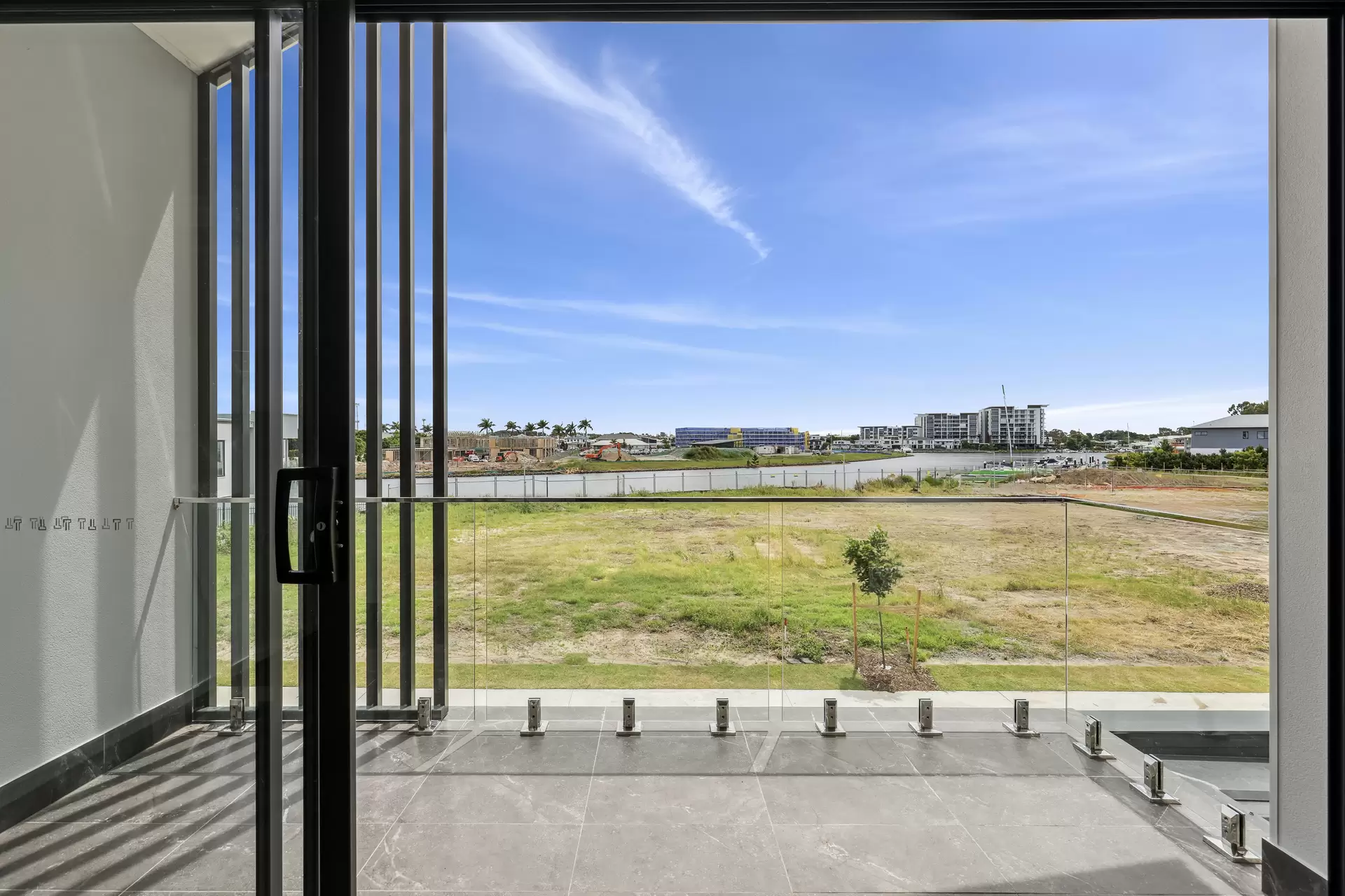 10/2 Lyra Avenue, Hope Island Sold by  - image 1
