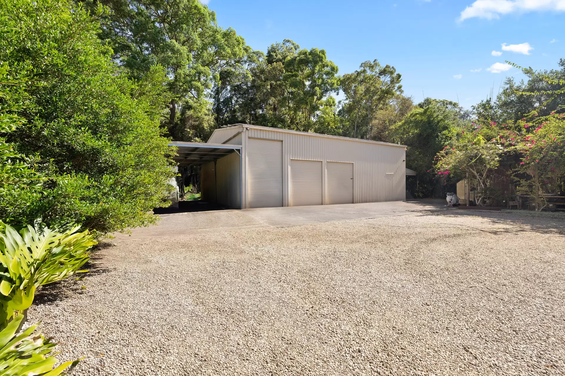 25 Glenn Vista Place, Chevallum Sold by Queensland Sotheby's International Realty - image 1